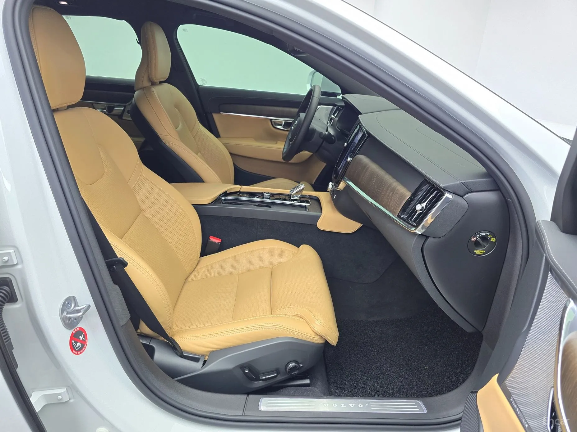 Volvo S90 превью 11