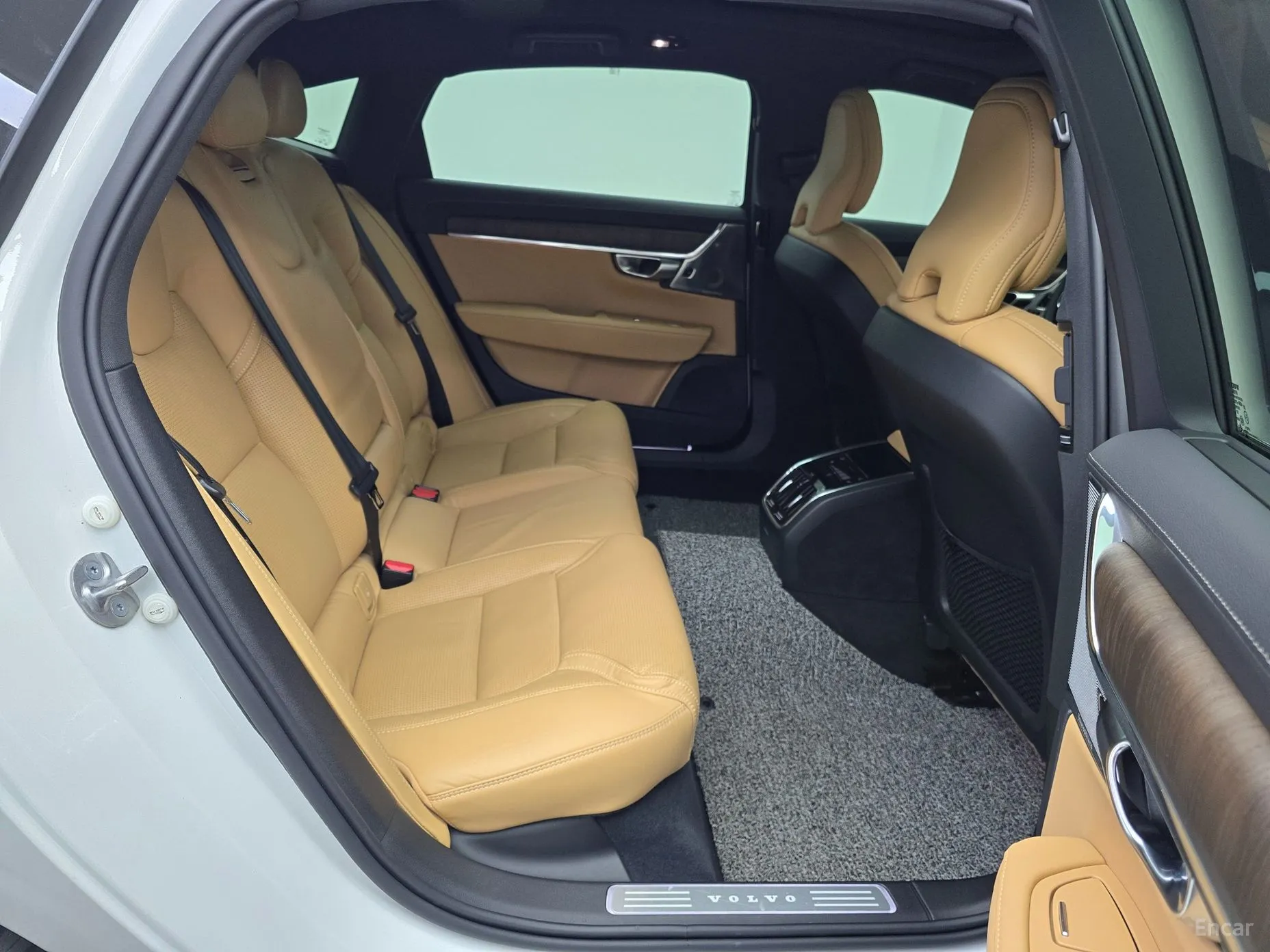 Volvo S90 превью 12