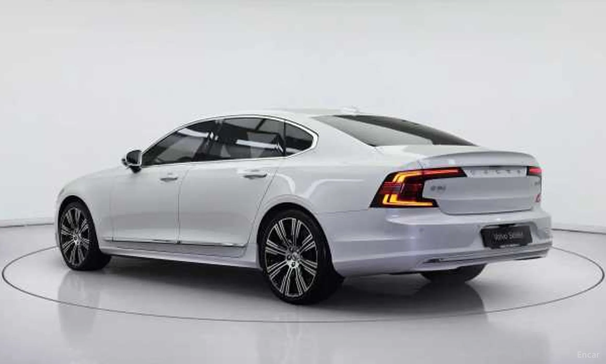 Volvo S90 превью 4