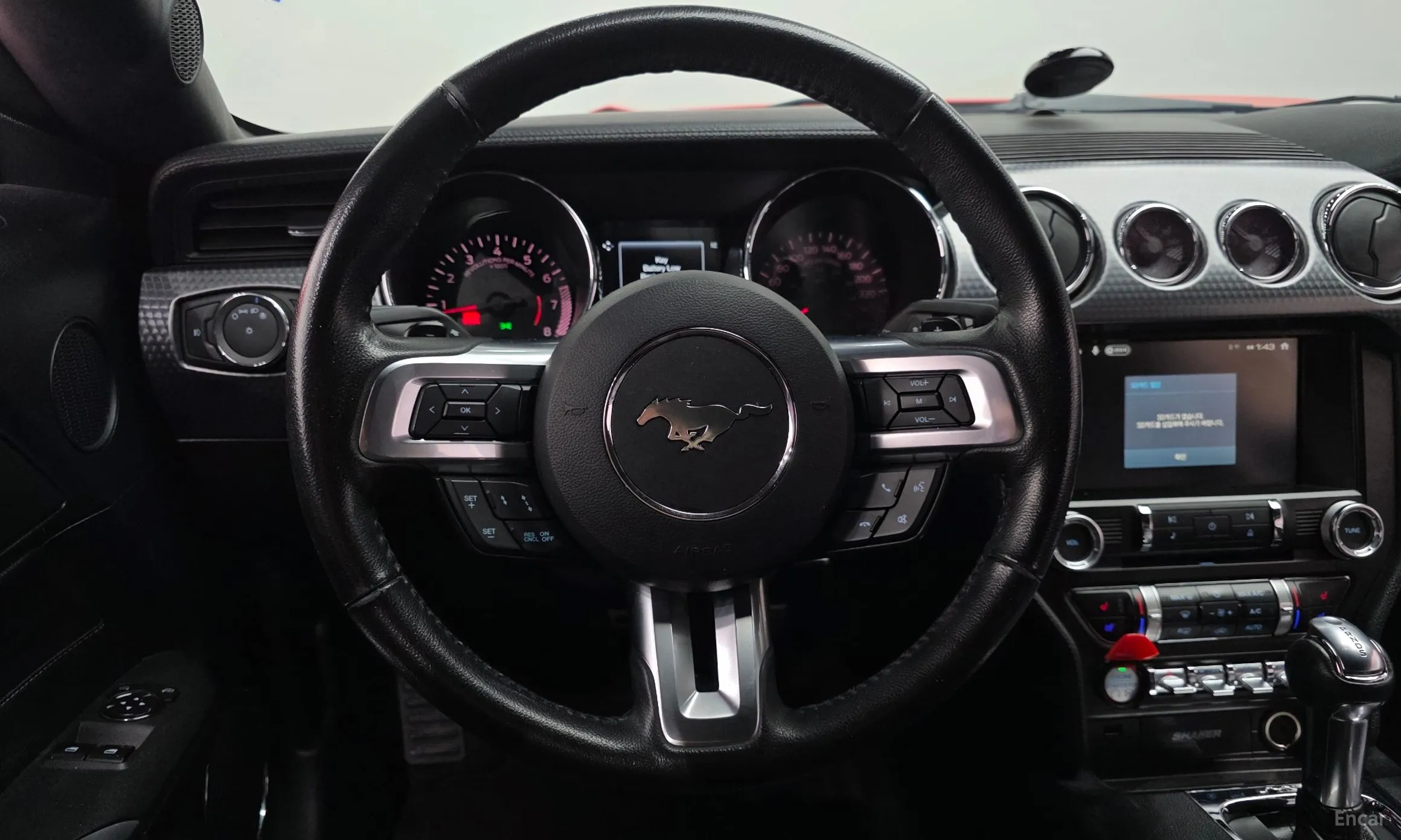 Ford Mustang превью 14