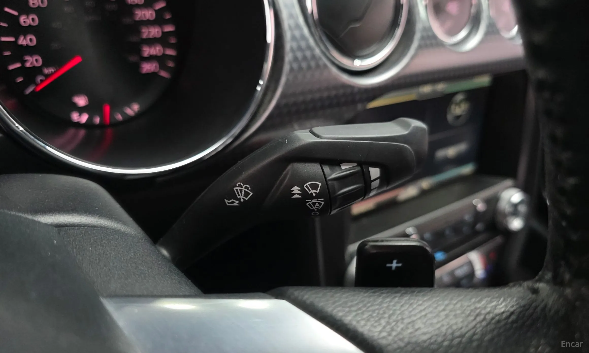Ford Mustang превью 15