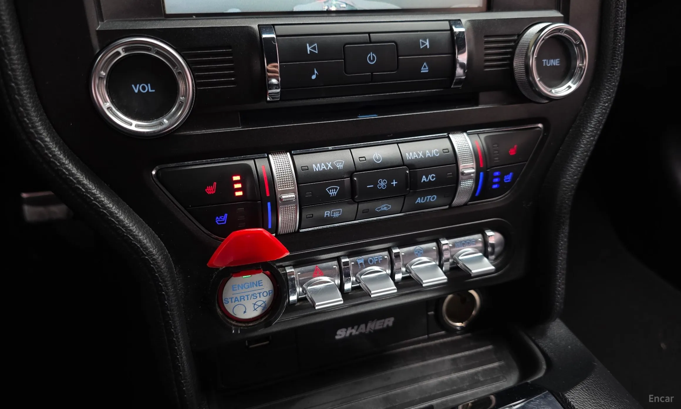 Ford Mustang превью 17