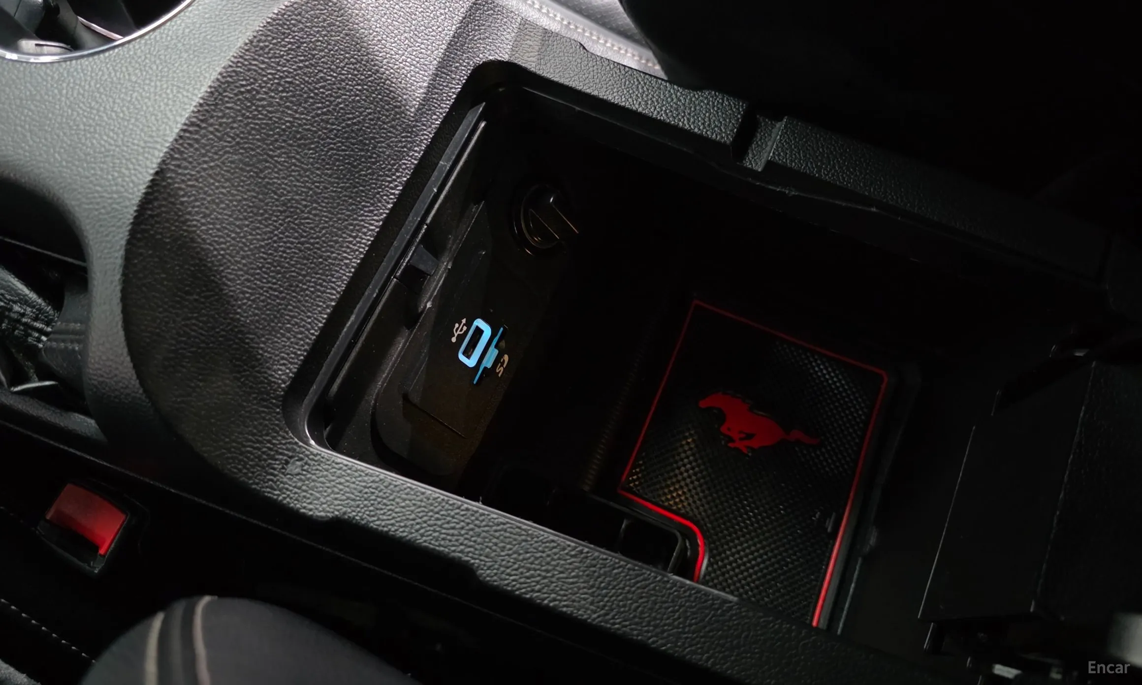 Ford Mustang превью 19