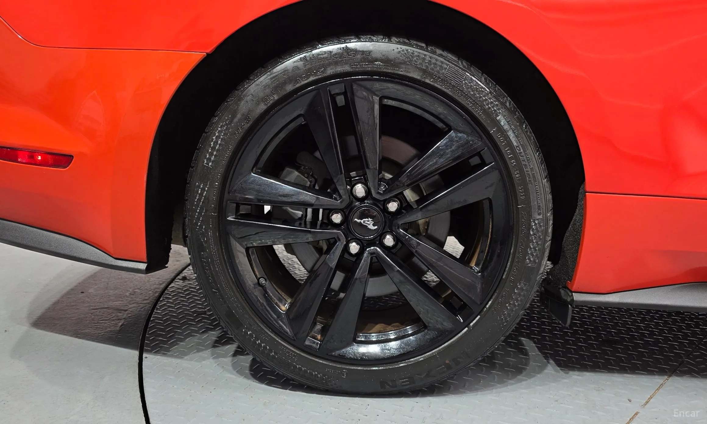 Ford Mustang превью 5