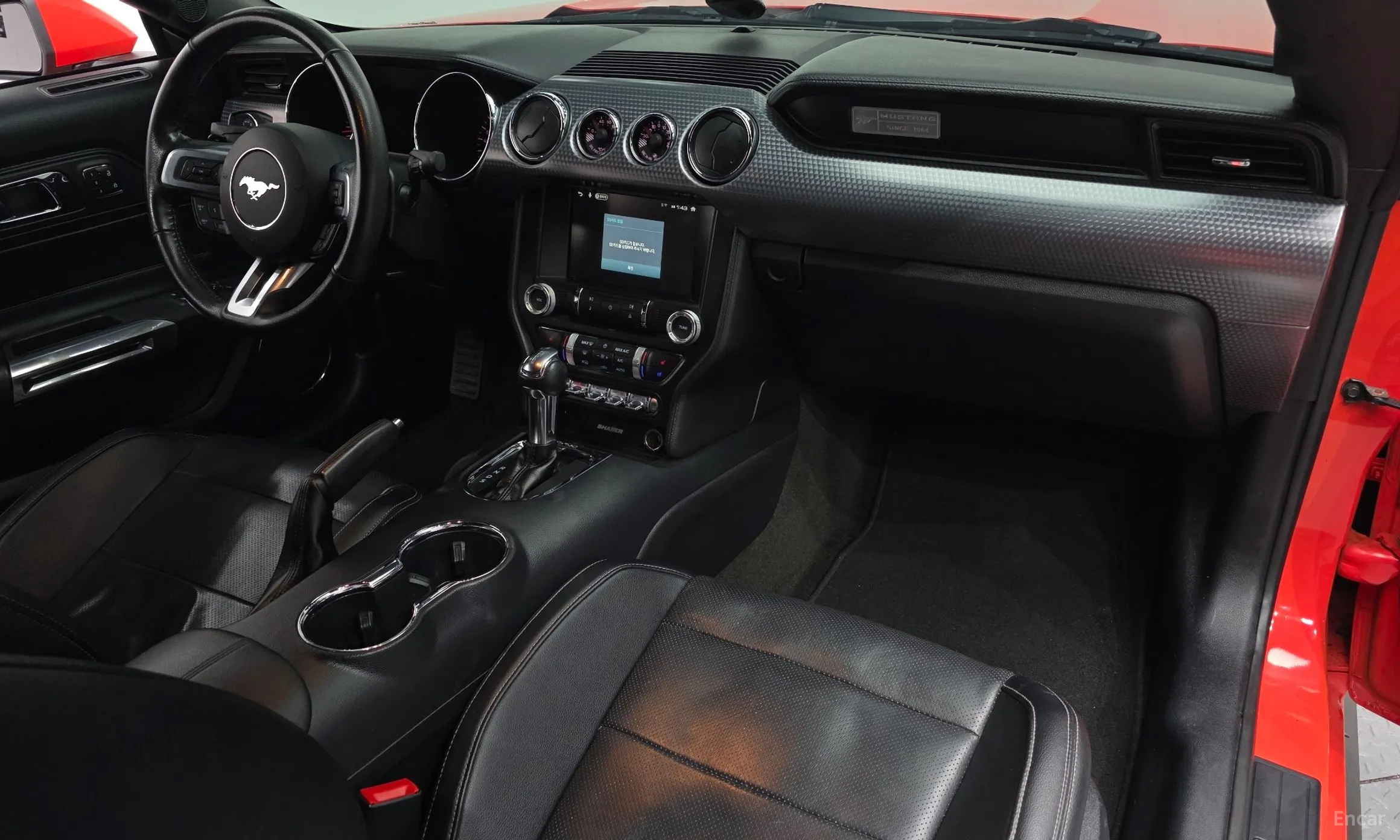 Ford Mustang превью 7