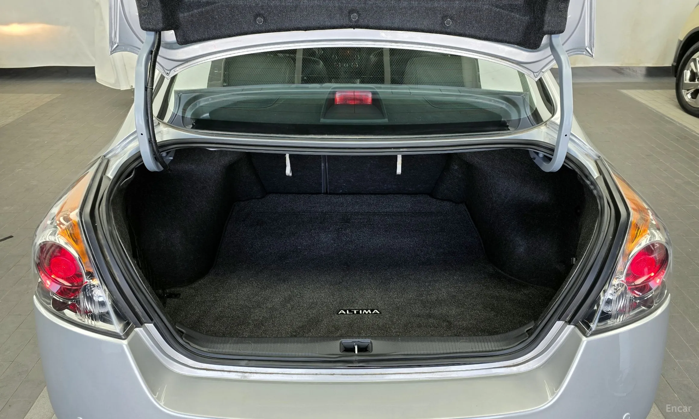 Nissan Altima превью 20
