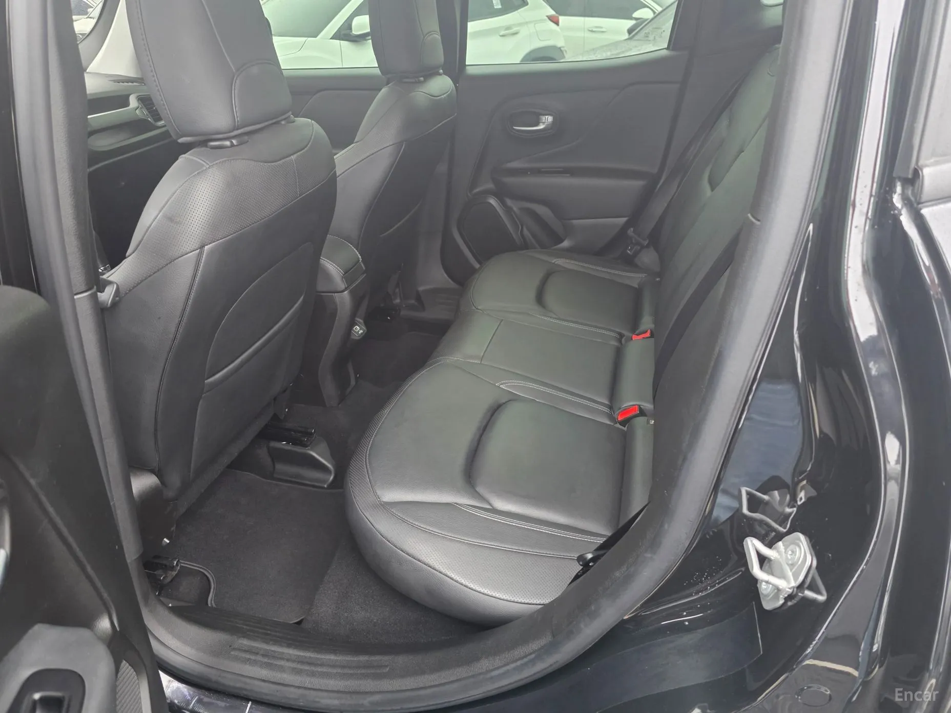 Jeep Renegade превью 10