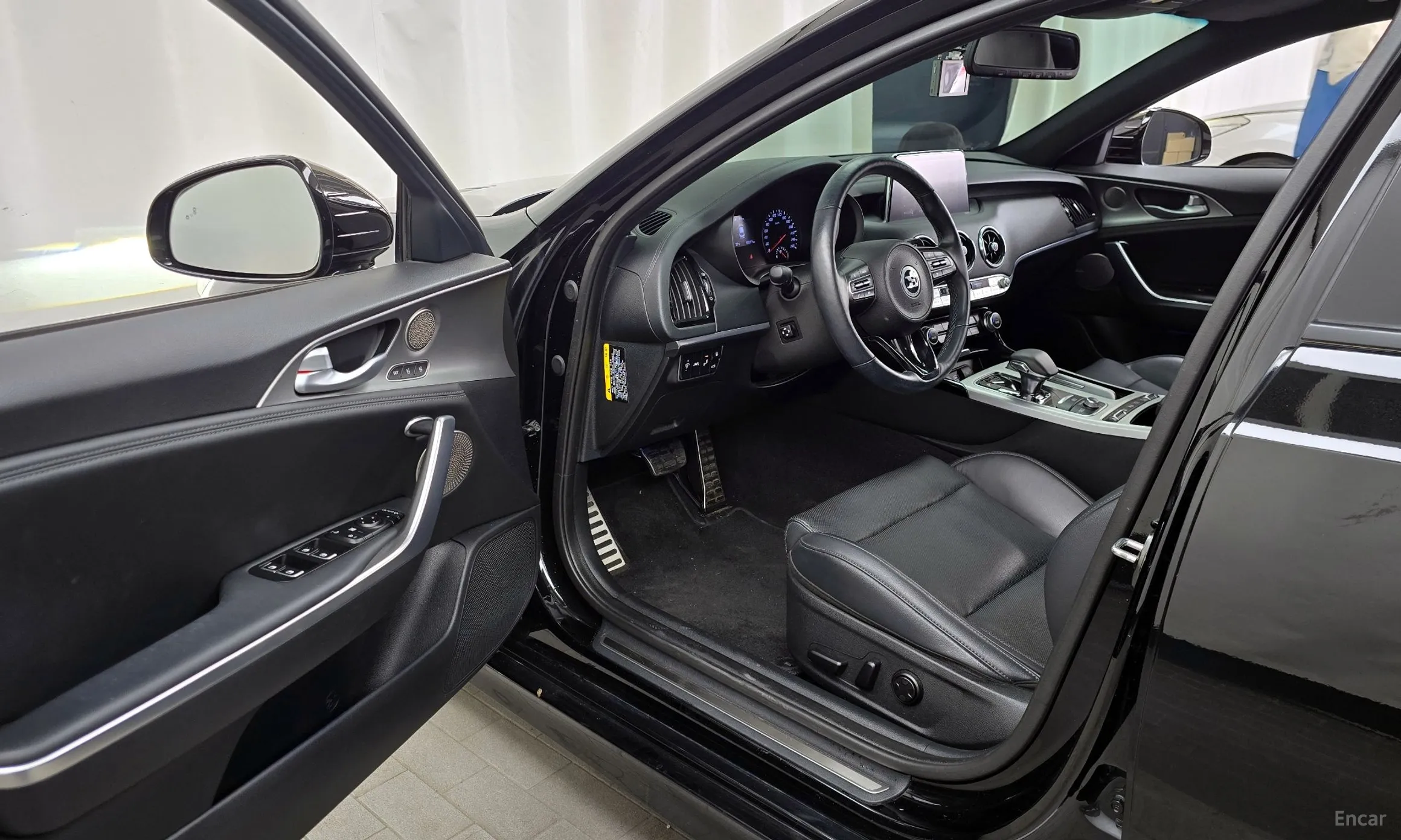 Kia Stinger превью 10