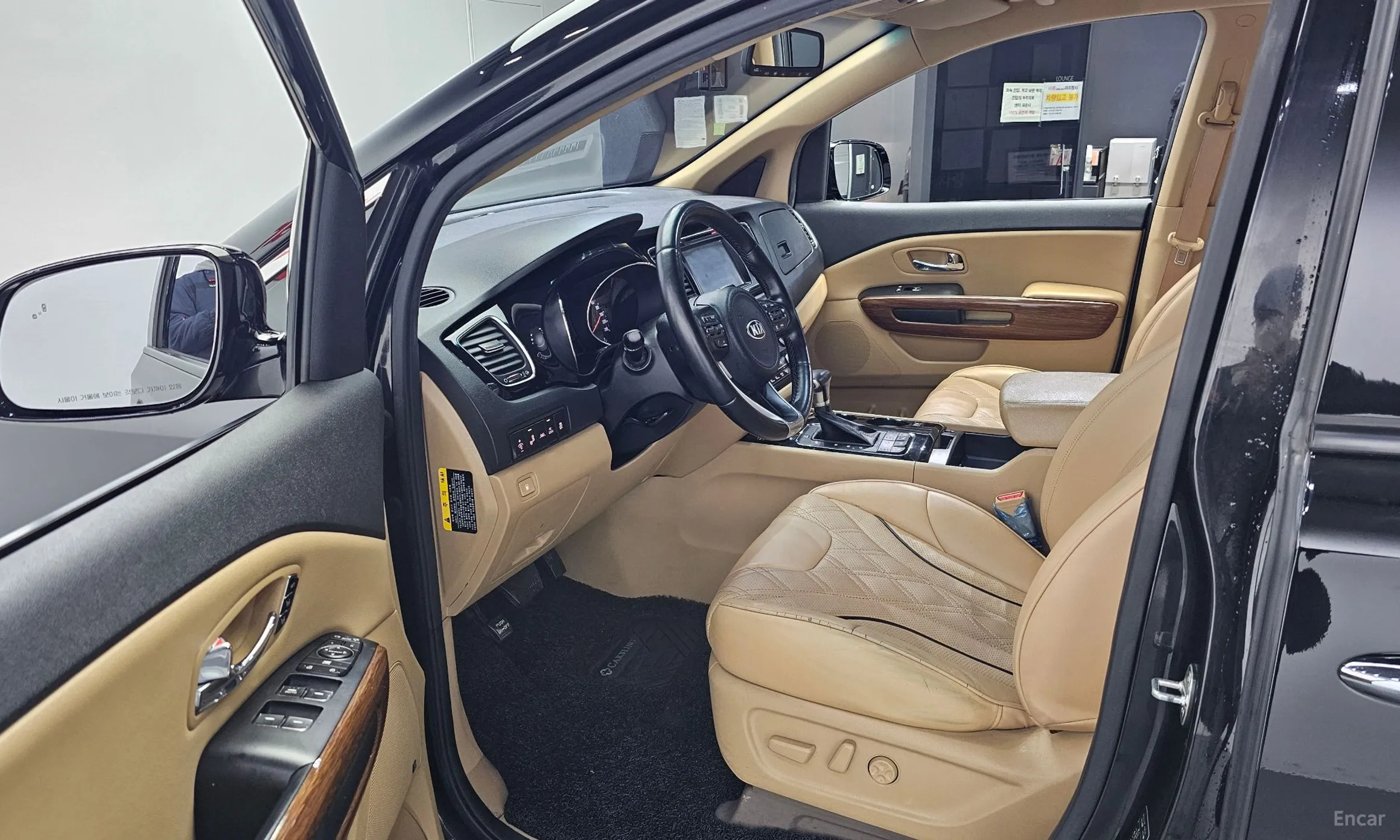 Kia Carnival превью 10