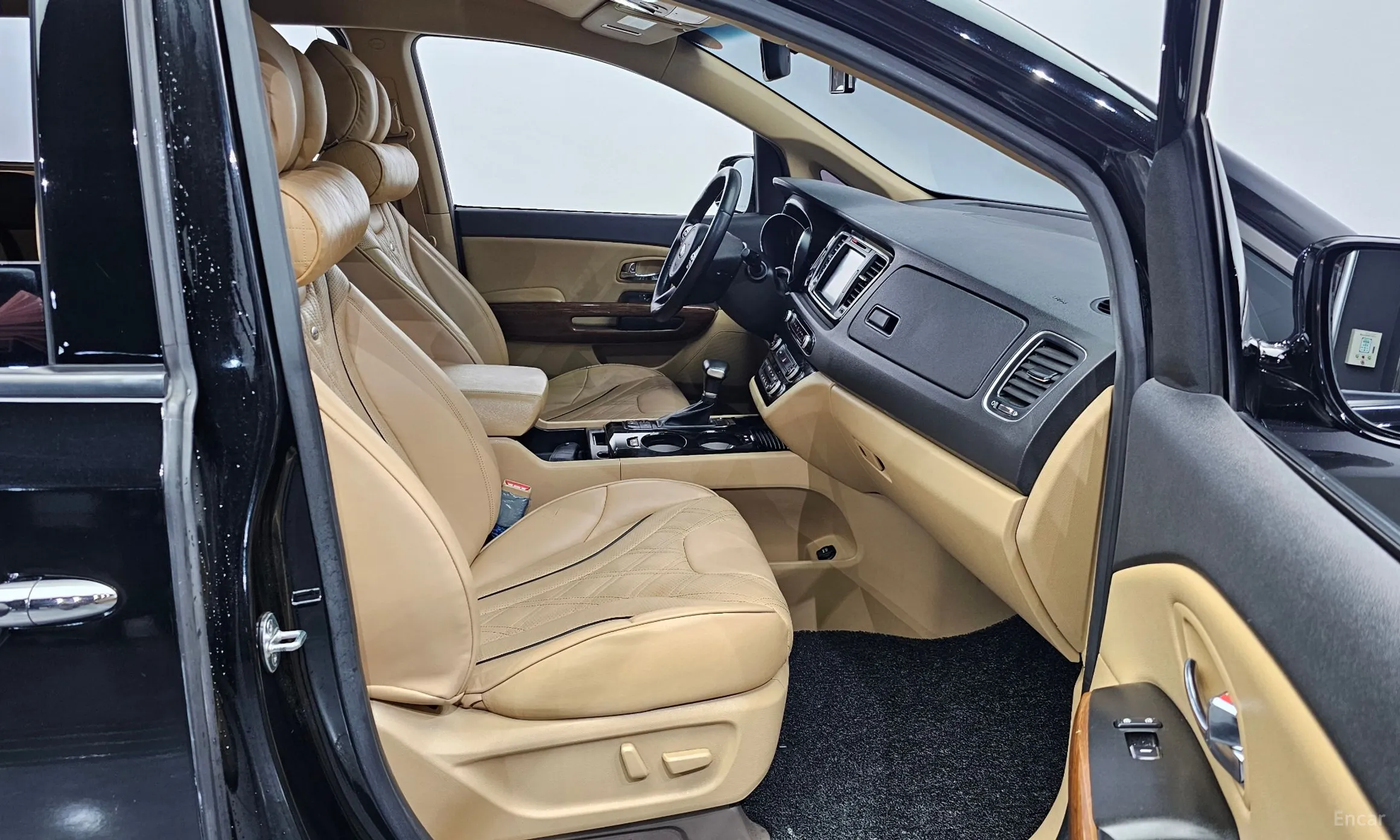 Kia Carnival превью 11
