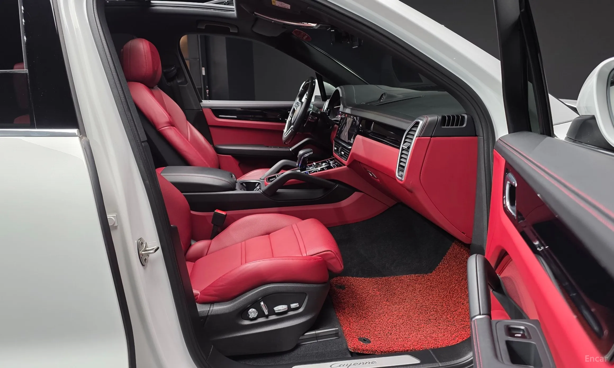Porsche Cayenne (PO536) превью 11
