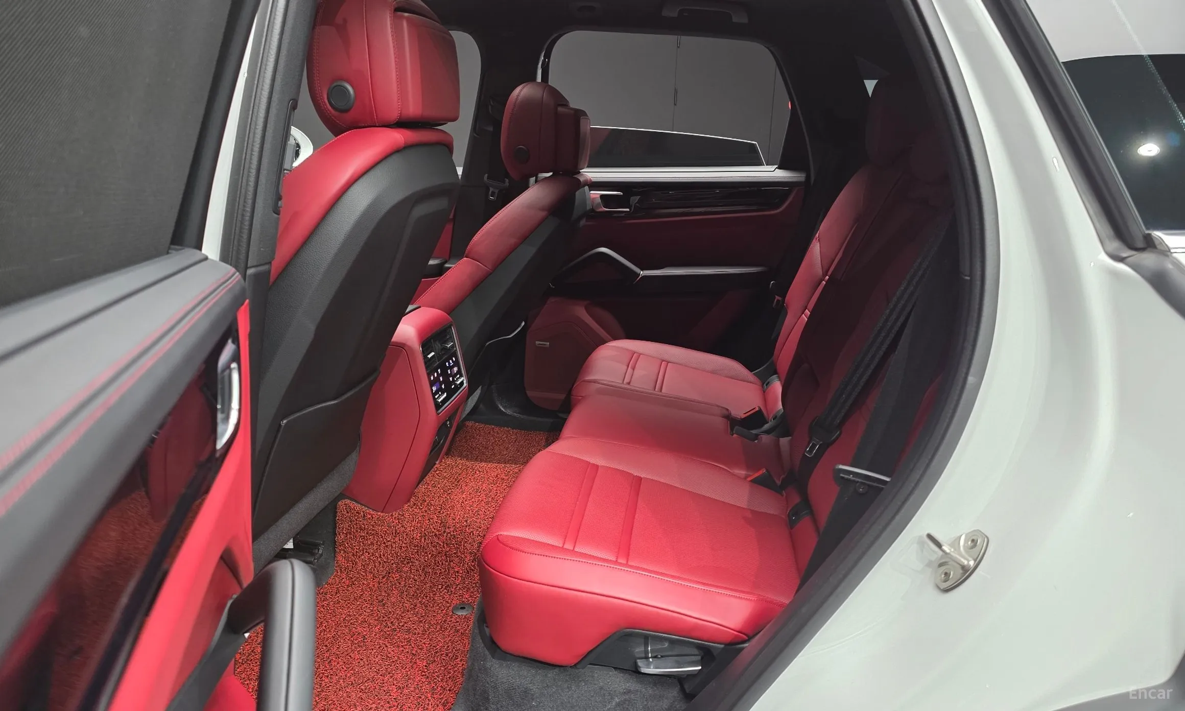 Porsche Cayenne (PO536) превью 12