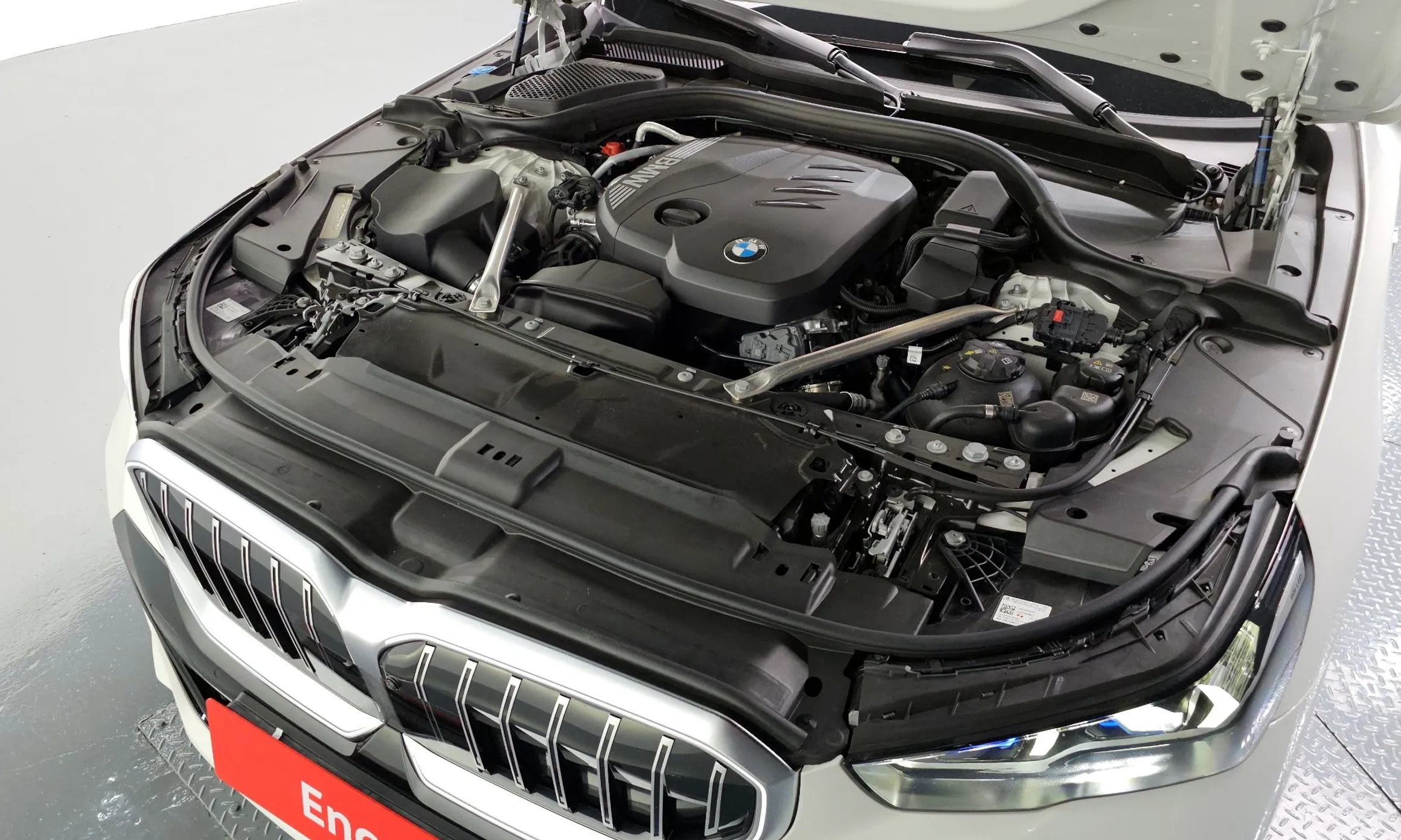 BMW 5 Series (G60) превью 6