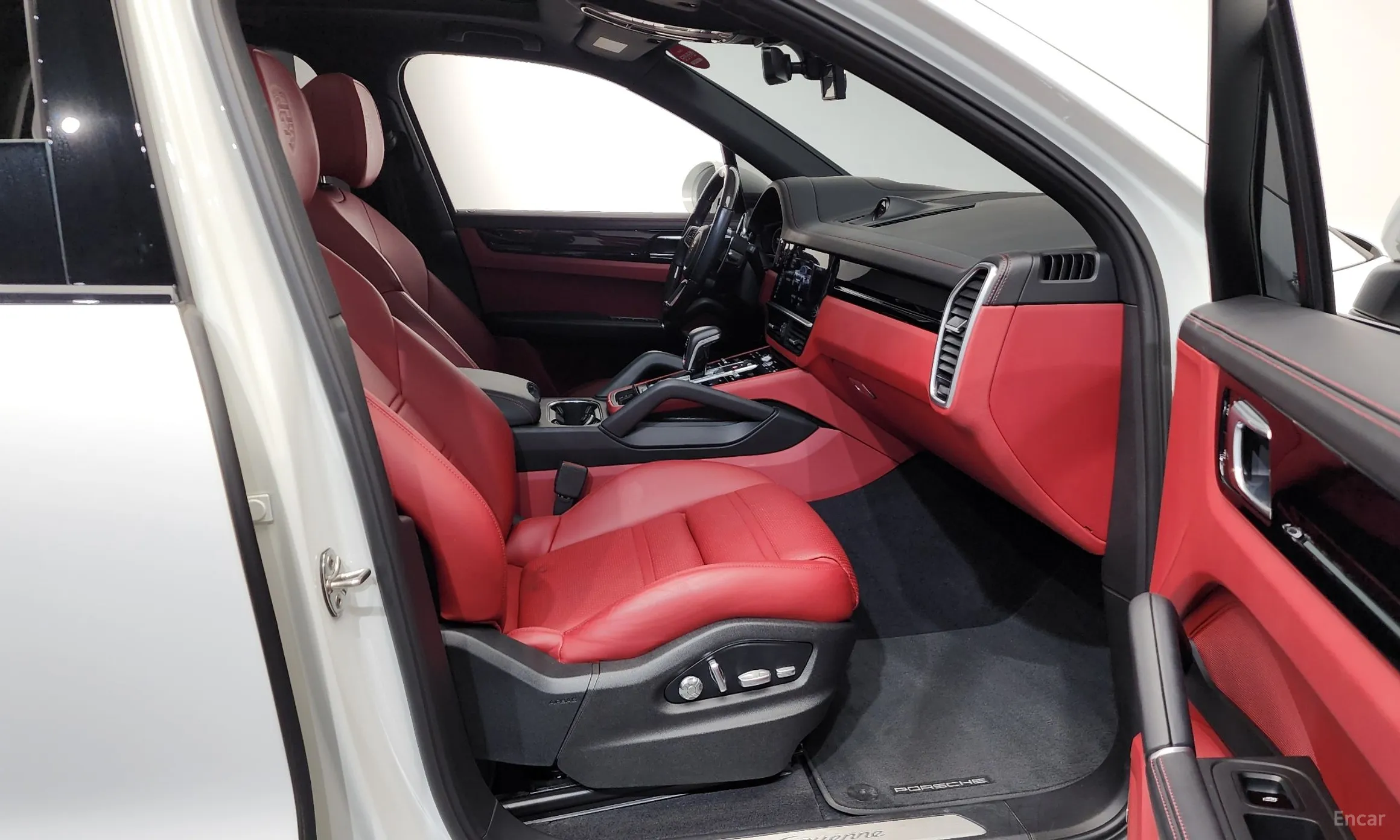 Porsche Cayenne (PO536) превью 11