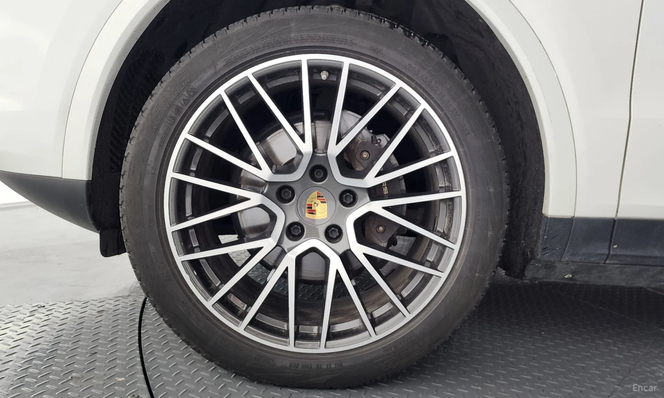 Porsche Cayenne (PO536) превью 5