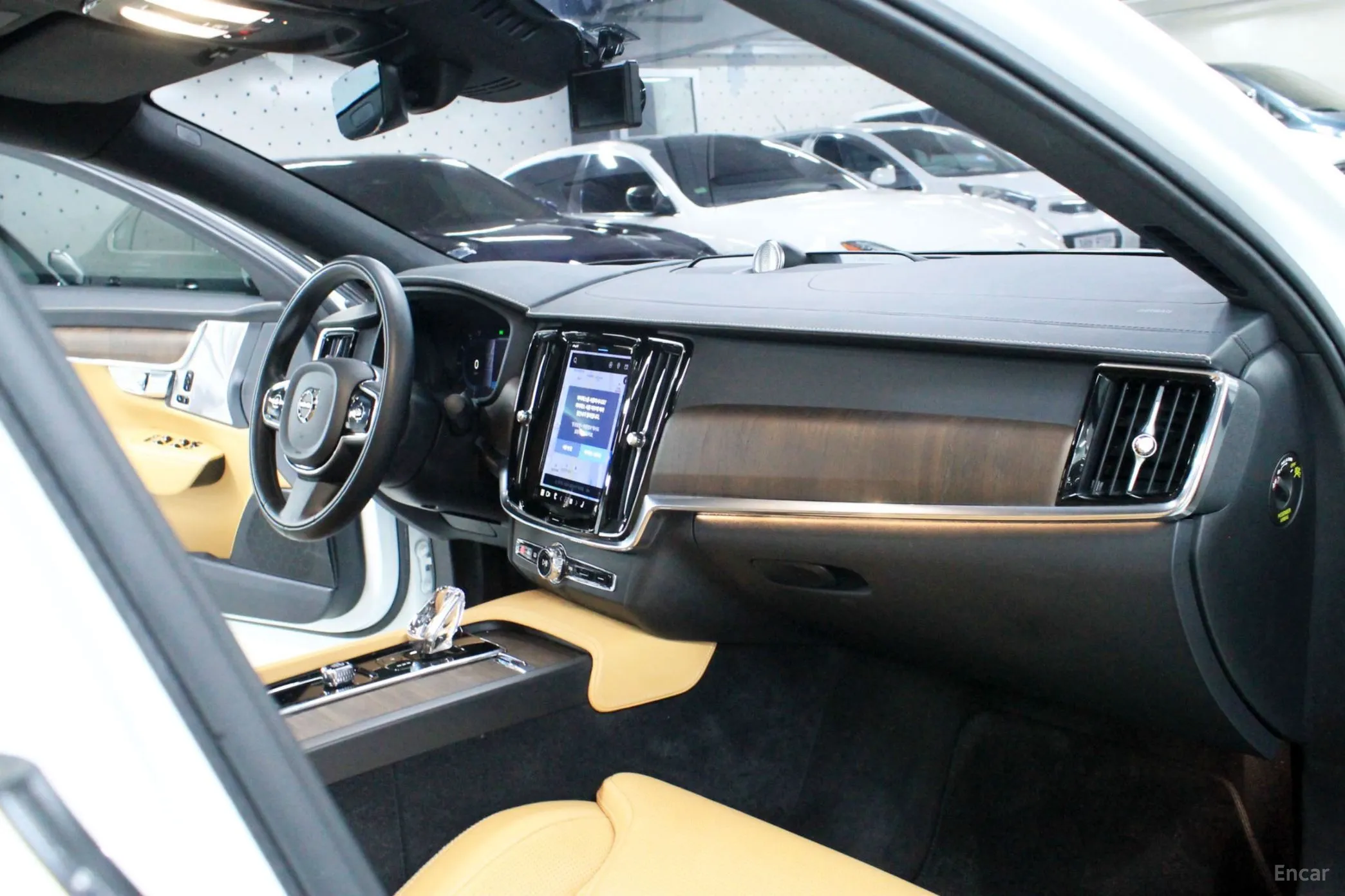 Volvo S90 превью 10