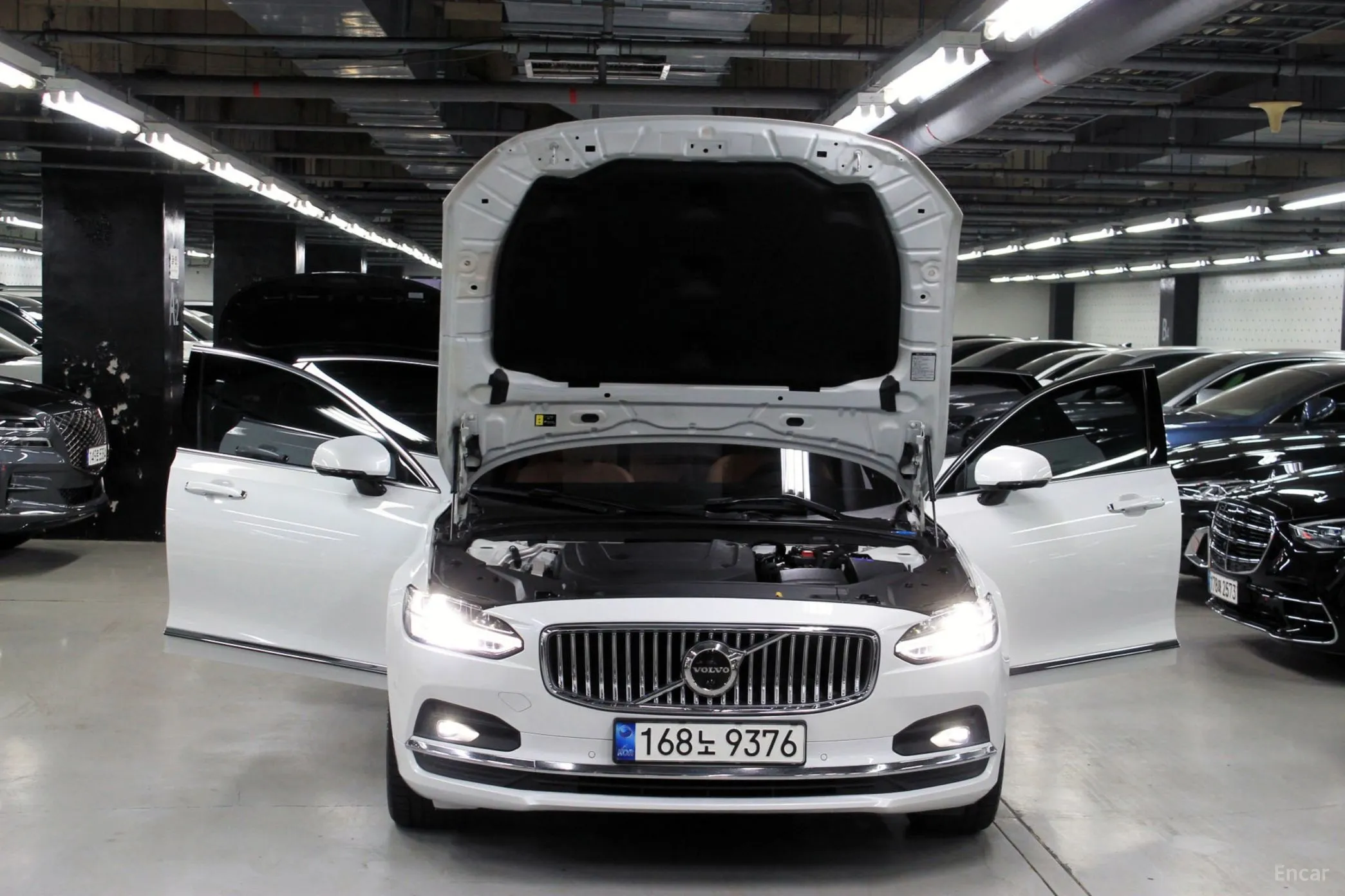 Volvo S90 превью 18