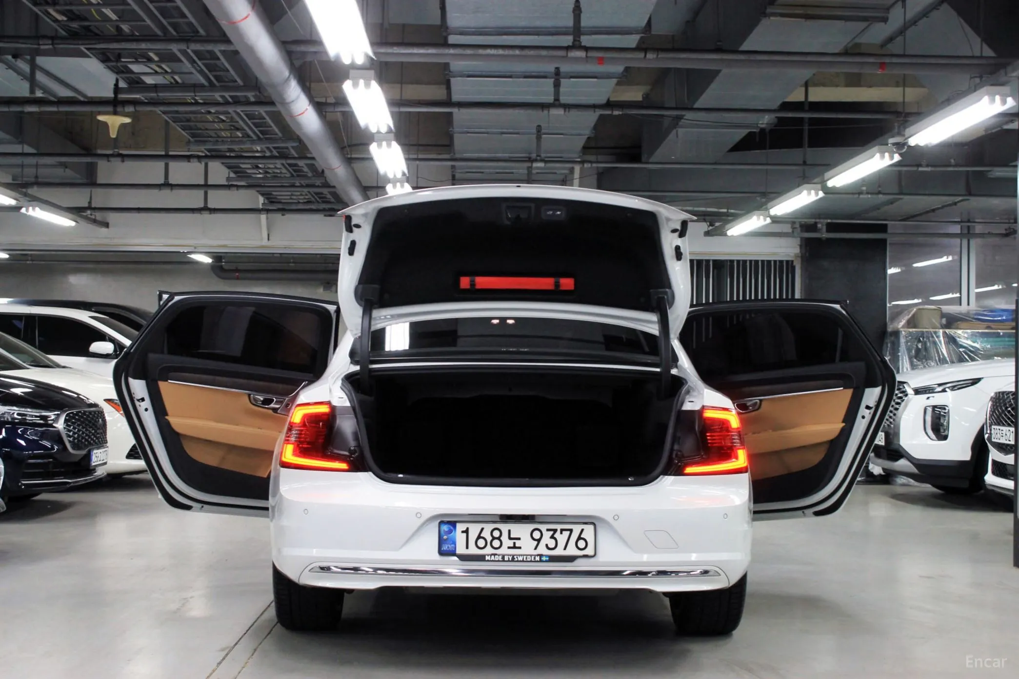 Volvo S90 превью 19