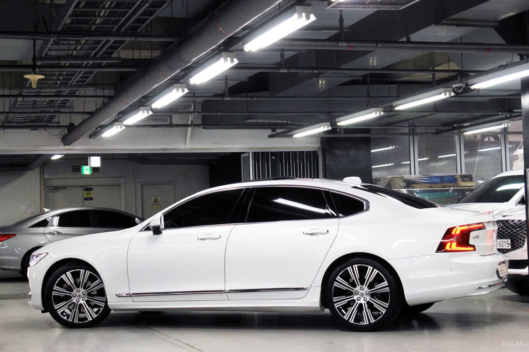 Volvo S90 превью 4