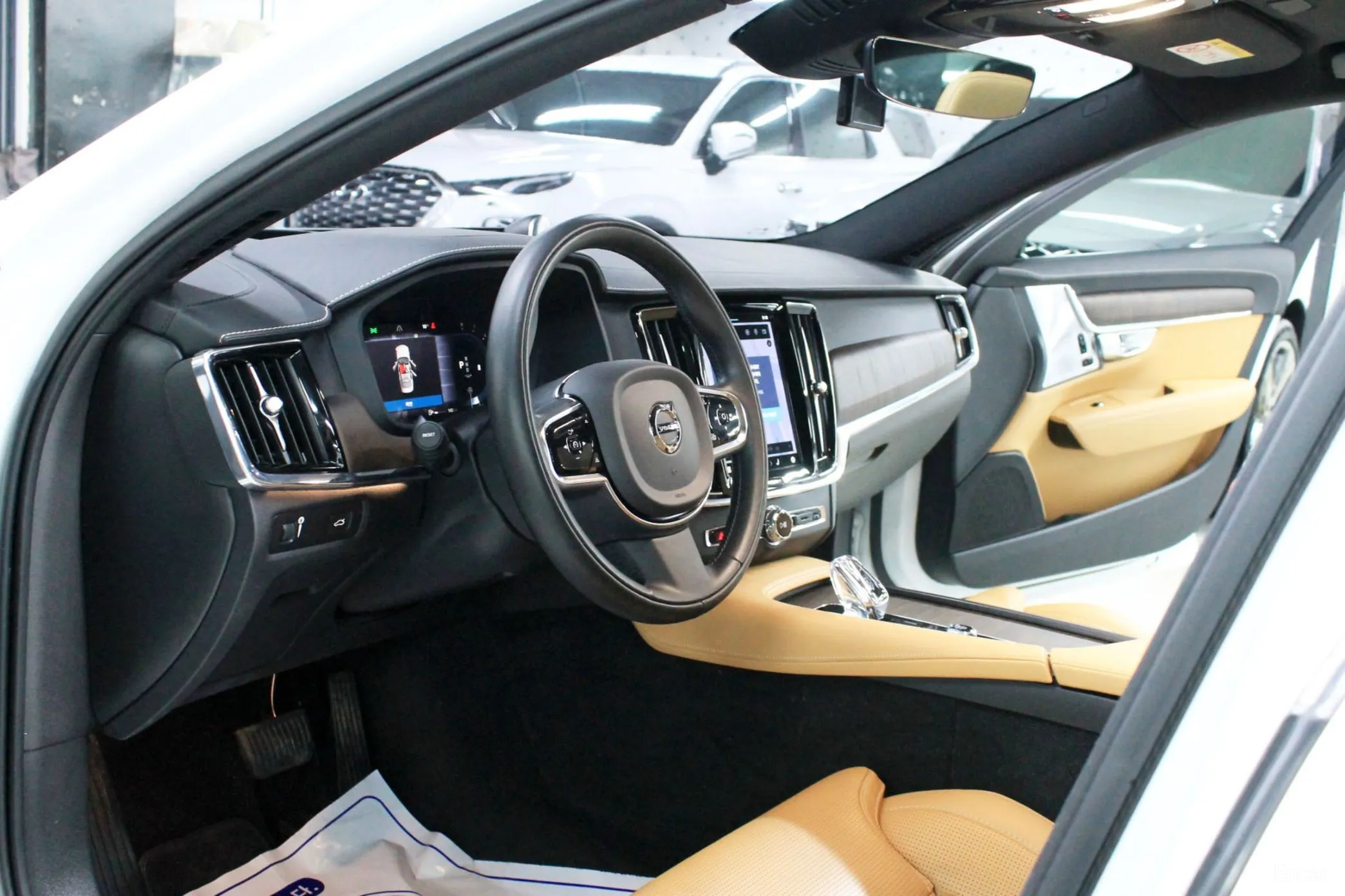 Volvo S90 превью 8
