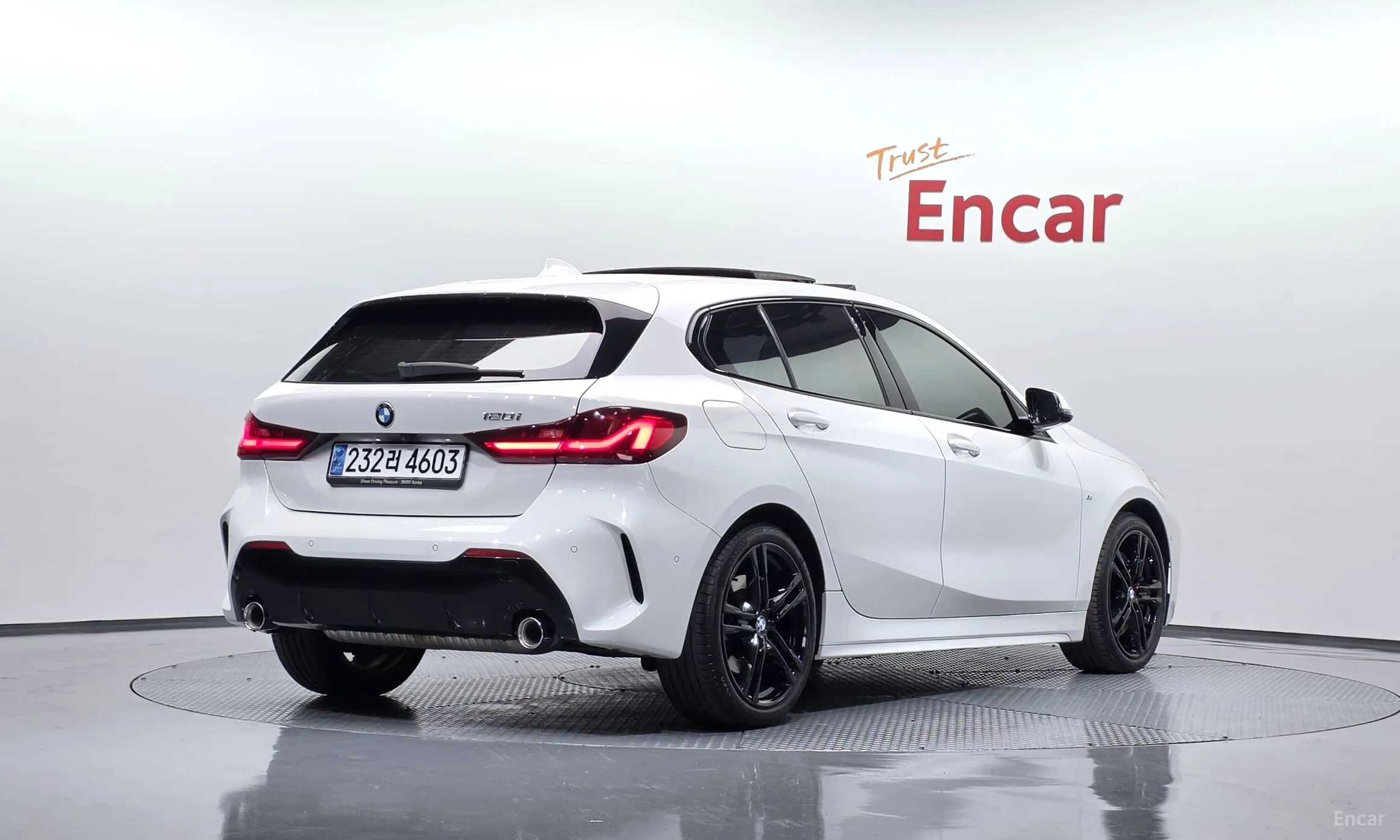 BMW 1 Series (F40) превью 2