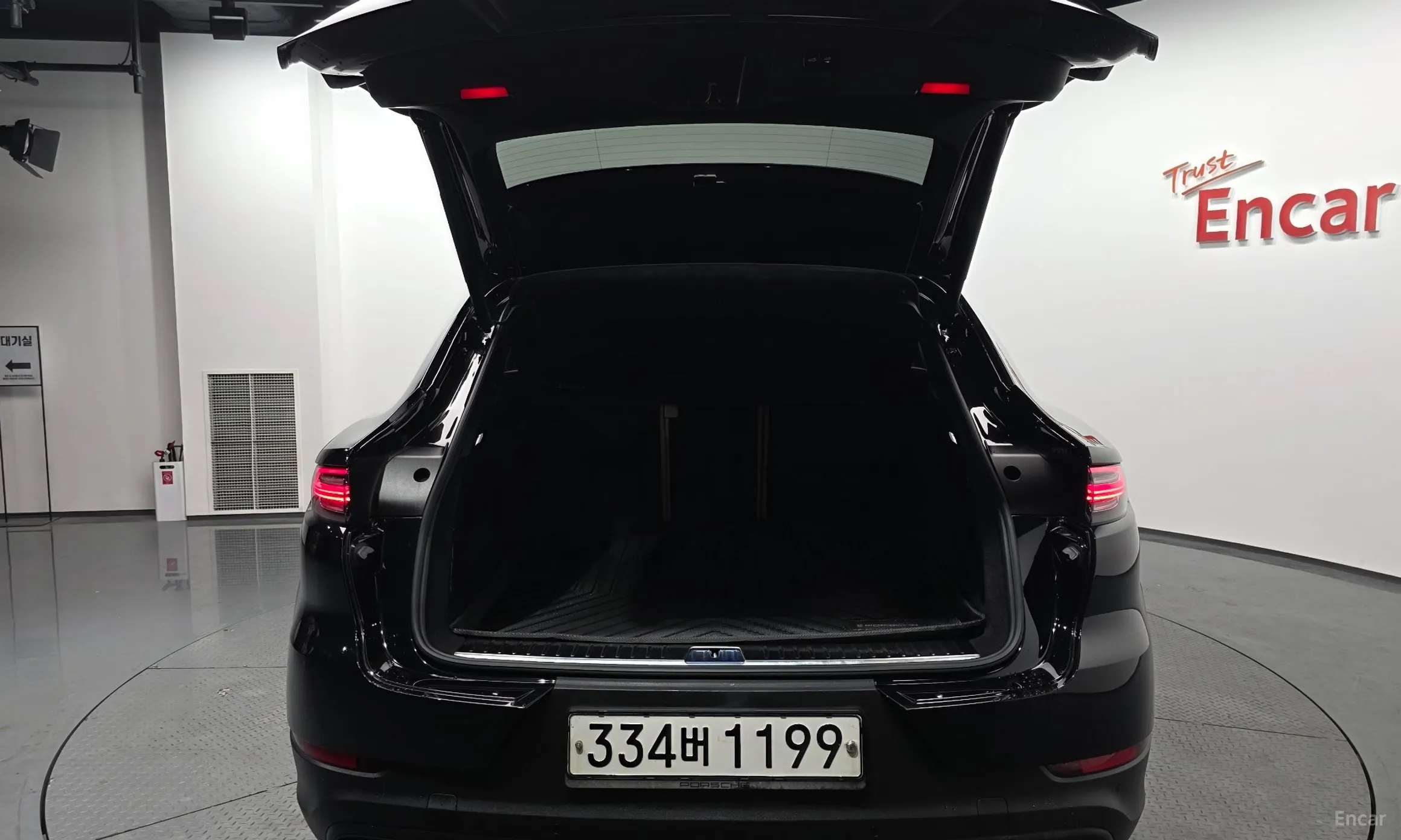 Porsche Cayenne (PO536) превью 20