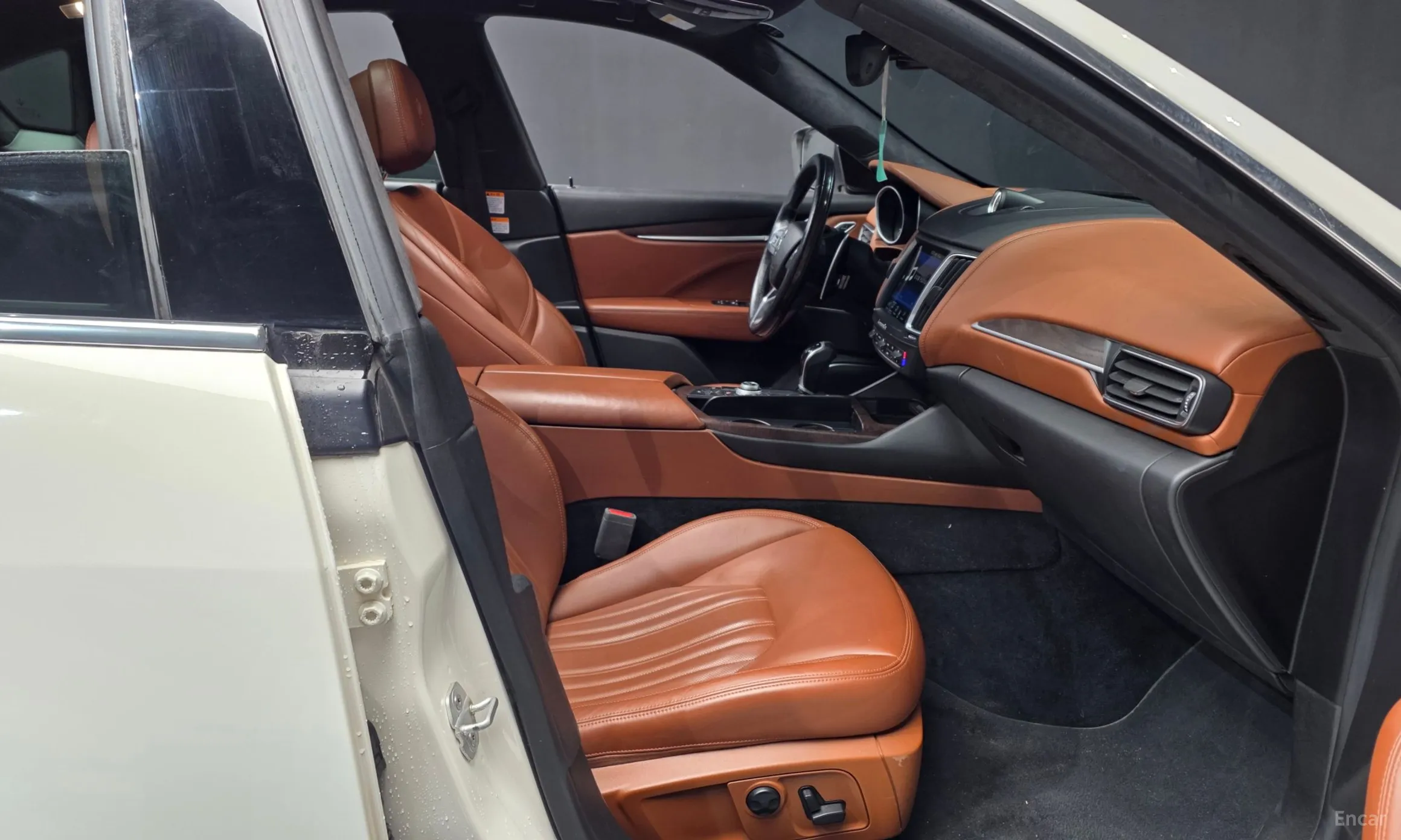 Maserati Levante превью 11
