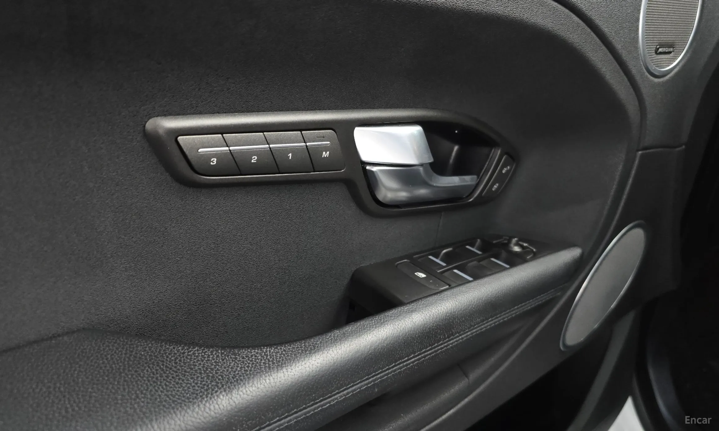 Land Rover Range Rover Evoque превью 18