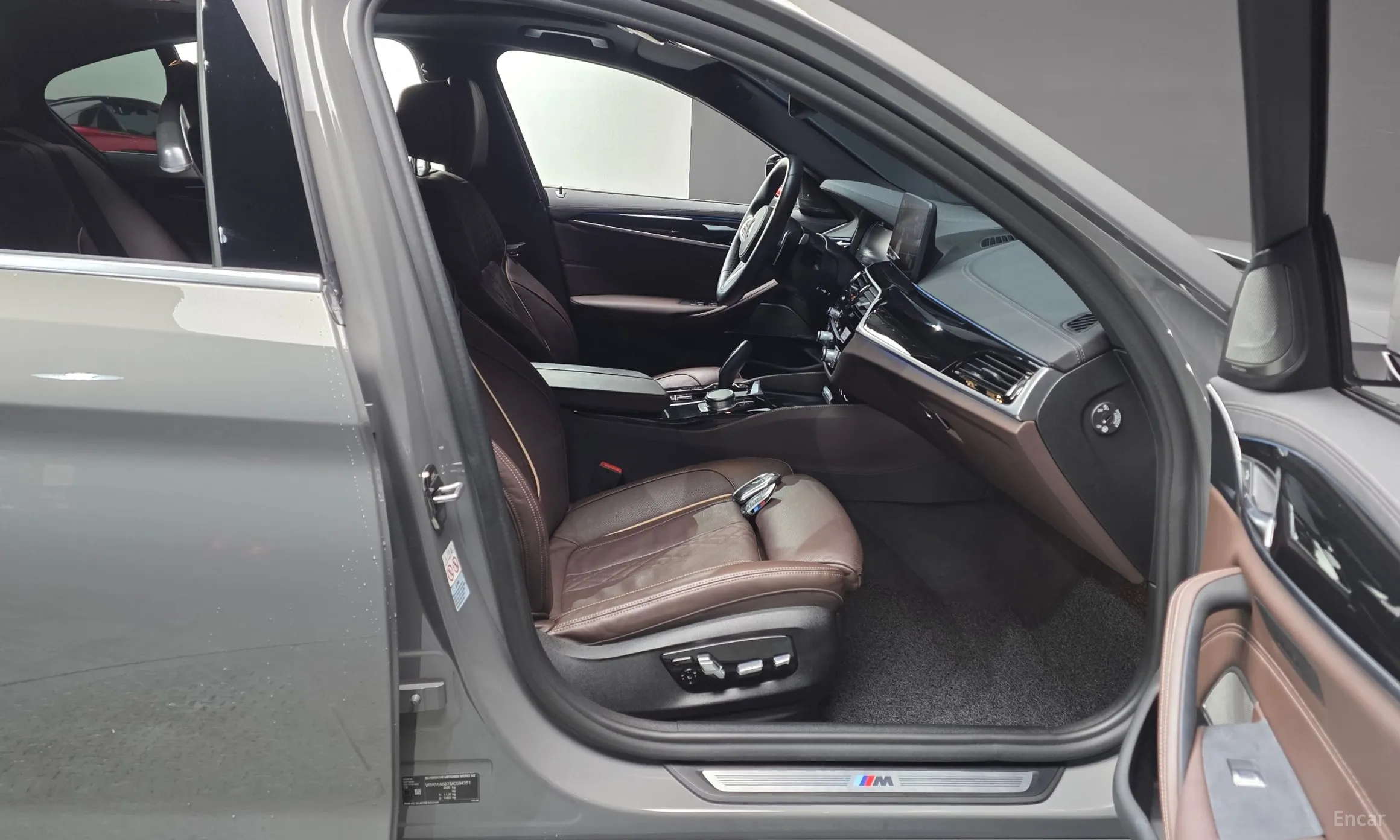 BMW 5 Series (G30) превью 11
