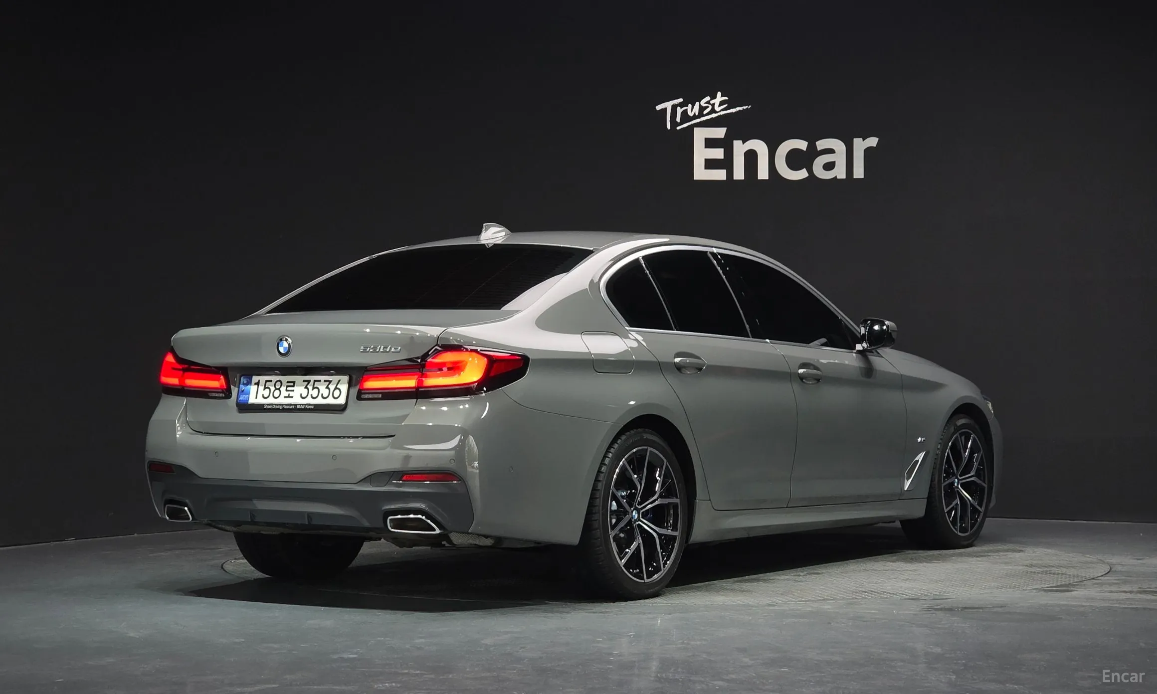 BMW 5 Series (G30) превью 2