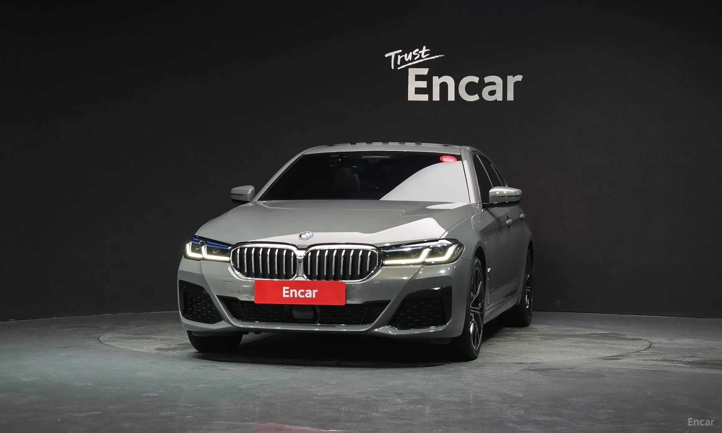 BMW 5 Series (G30) превью 3