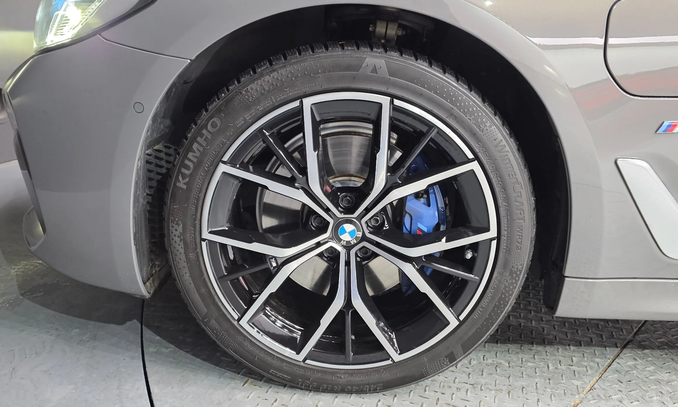 BMW 5 Series (G30) превью 5