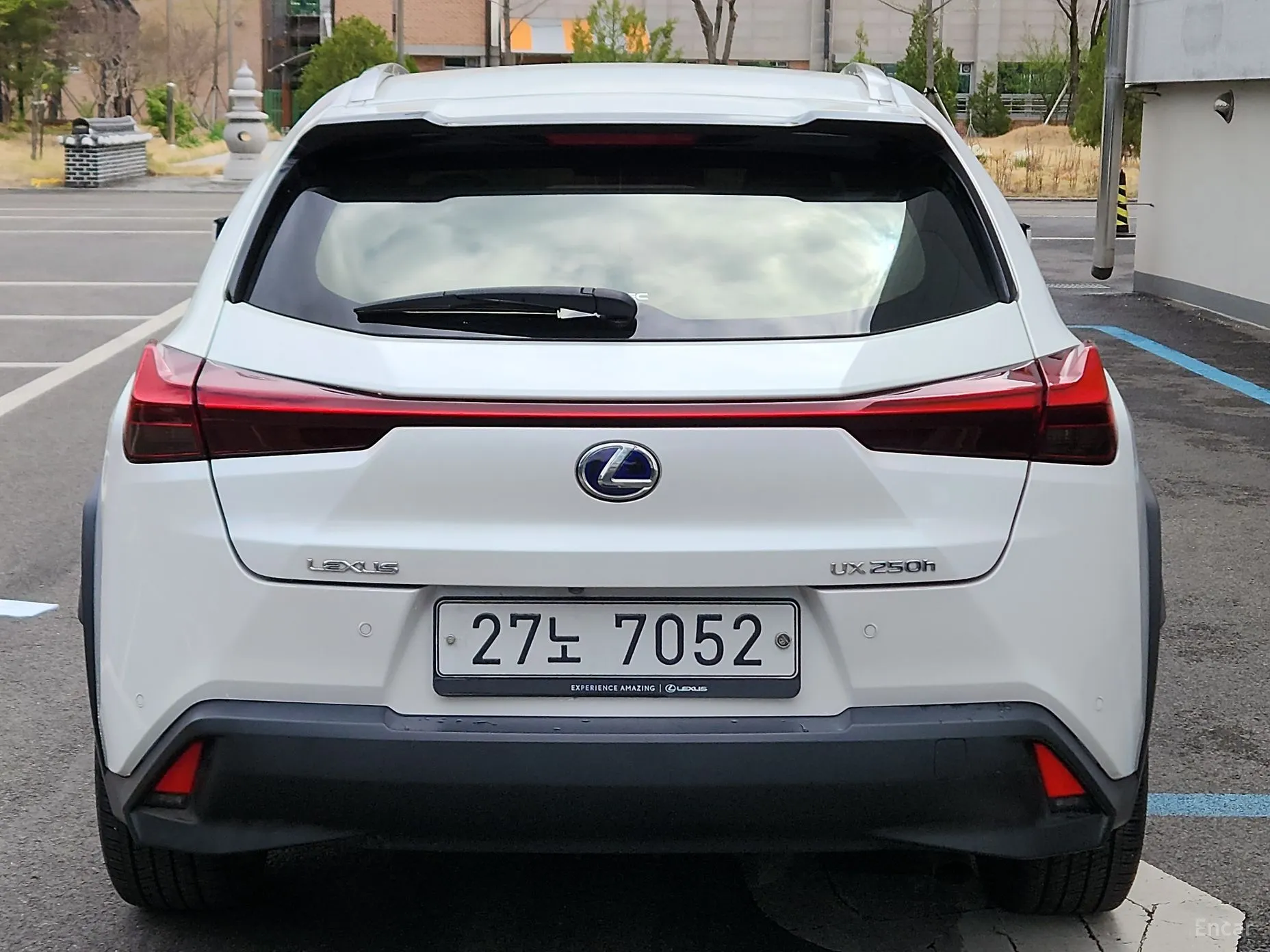 Lexus UX250h превью 6