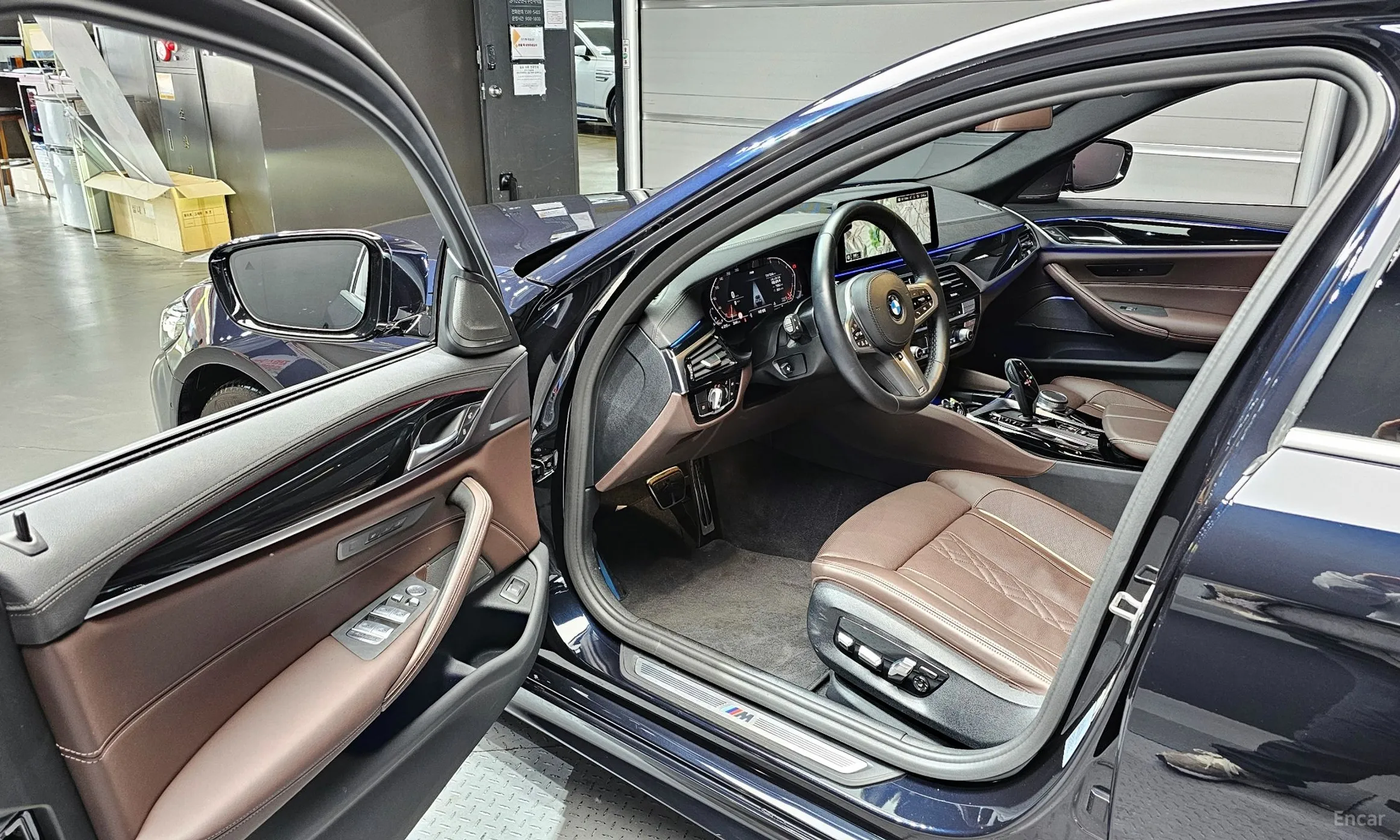 BMW 5 Series (G30) превью 10