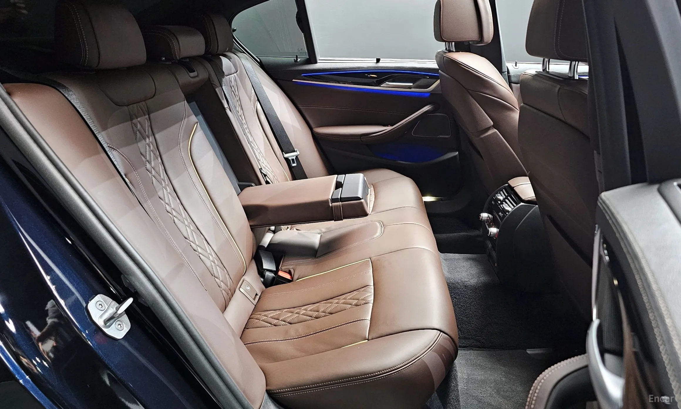 BMW 5 Series (G30) превью 12