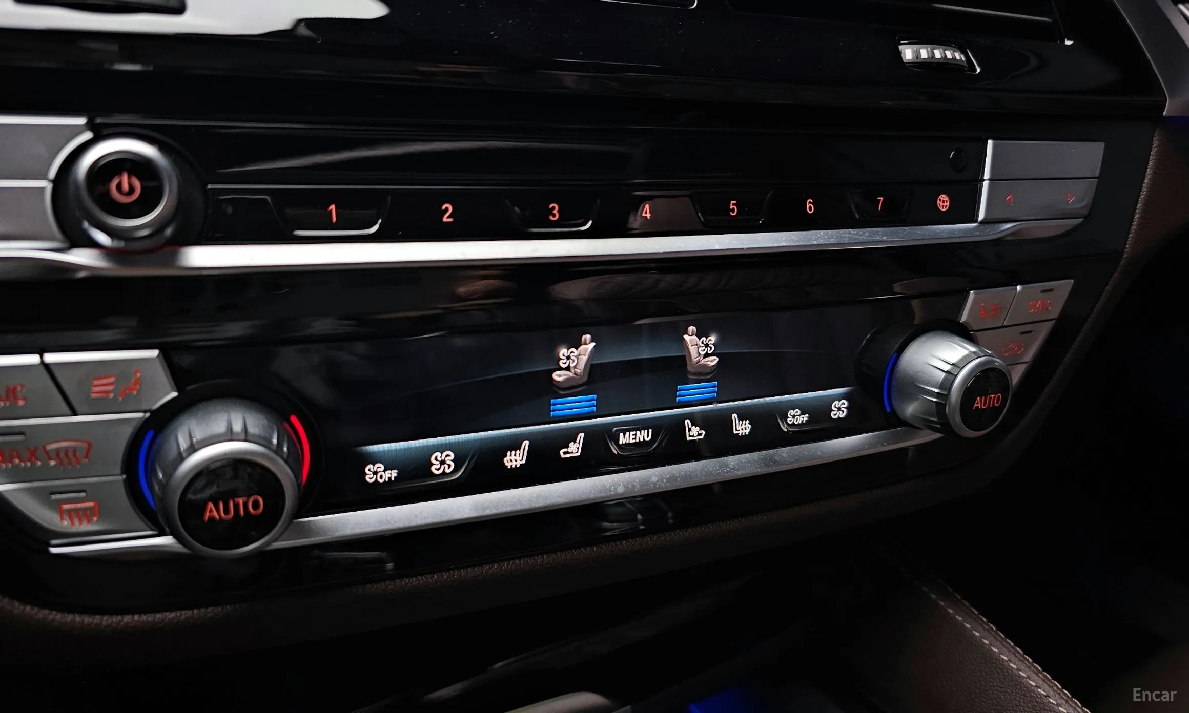 BMW 5 Series (G30) превью 17