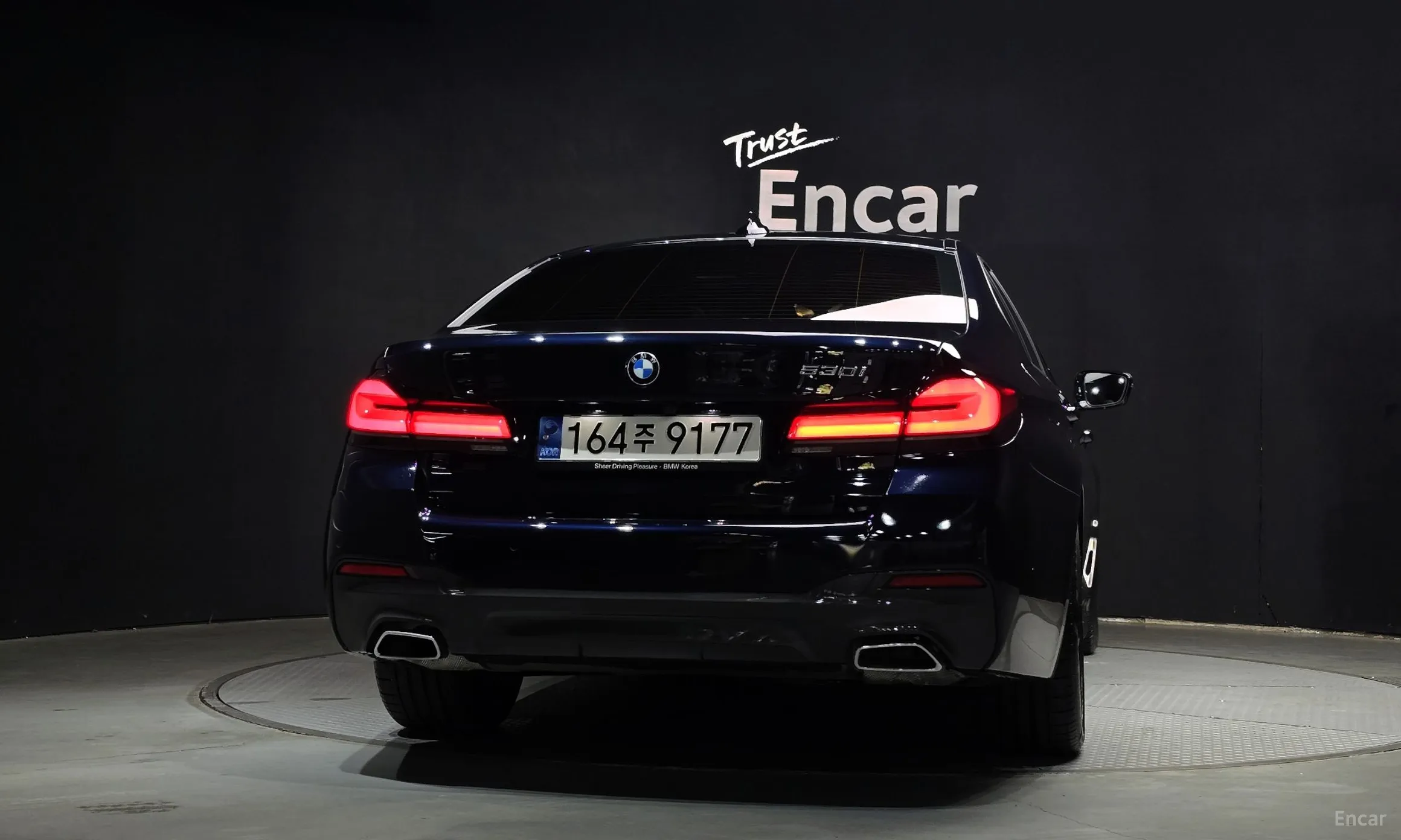 BMW 5 Series (G30) превью 4