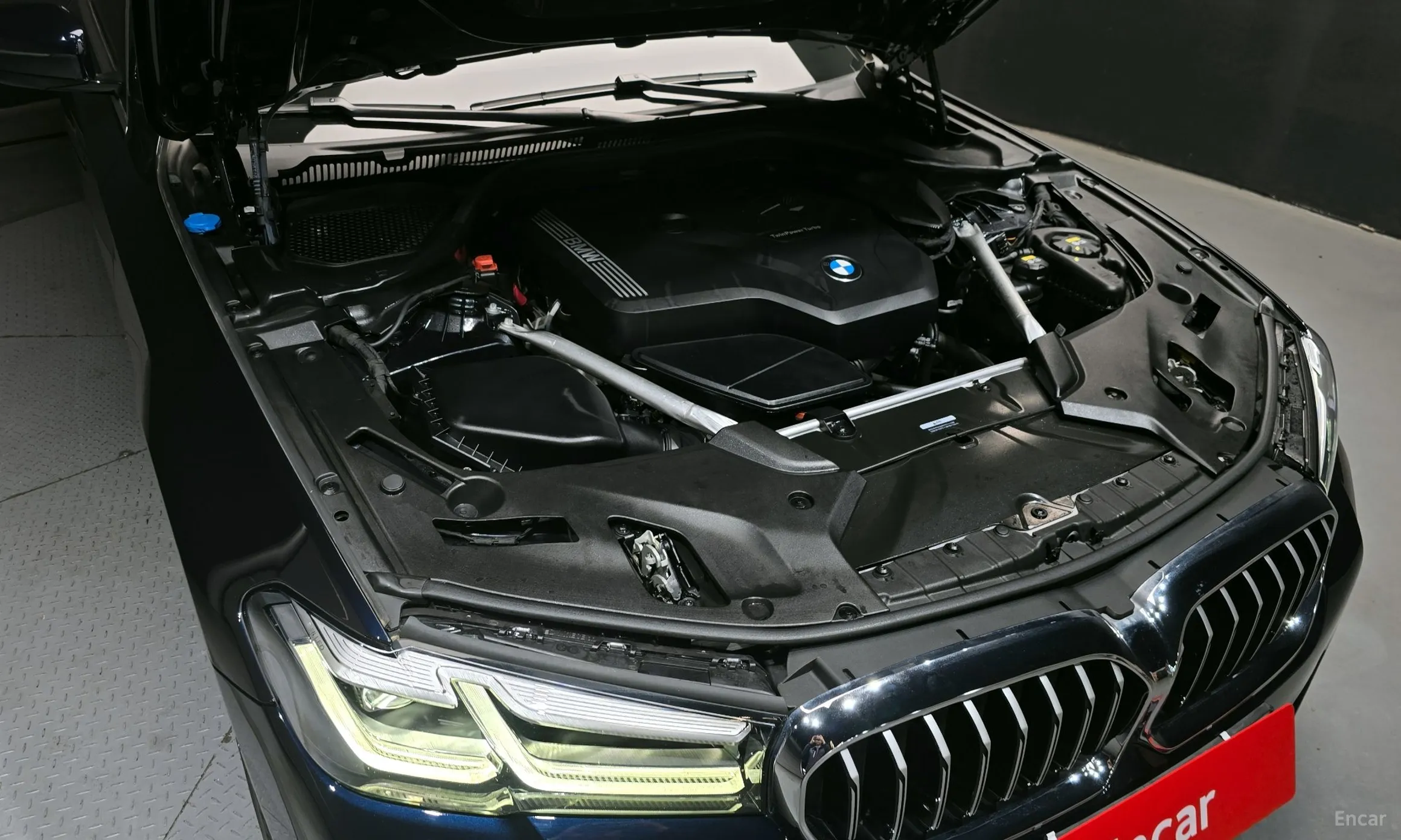 BMW 5 Series (G30) превью 6