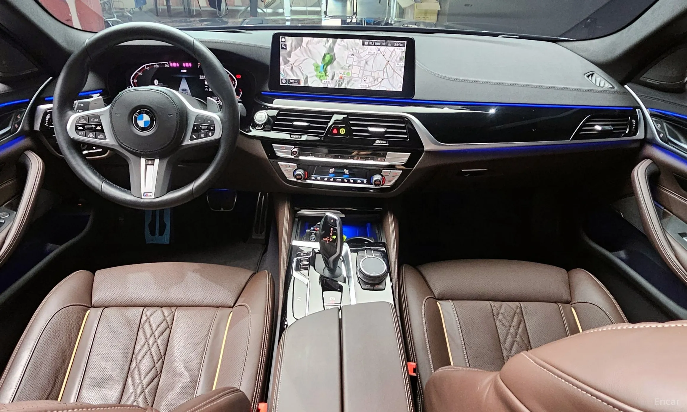 BMW 5 Series (G30) превью 7