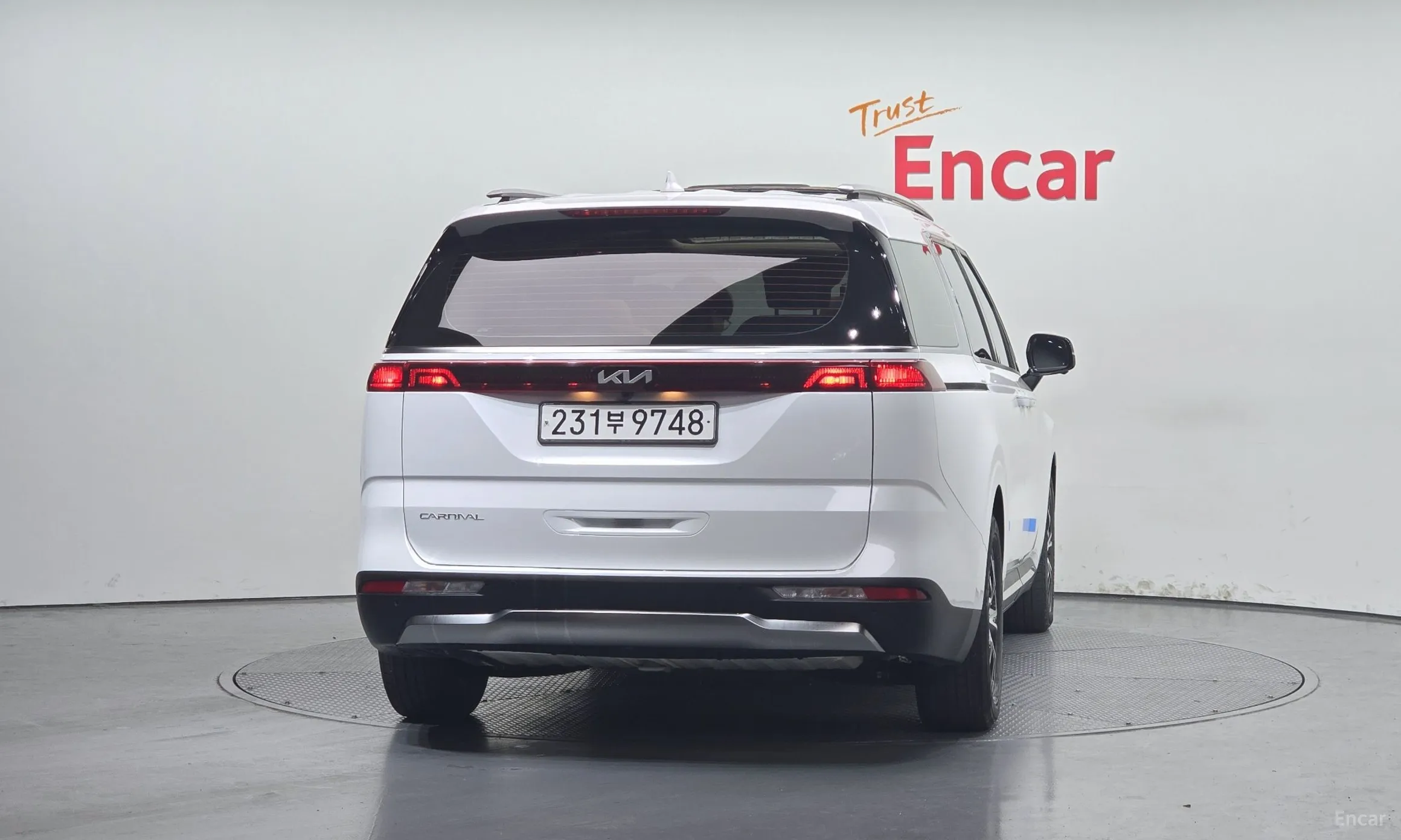 Kia Carnival Gen 4 превью 4