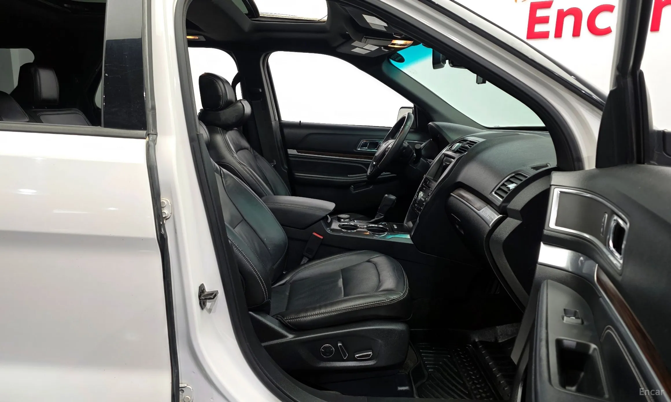 Ford Explorer превью 11