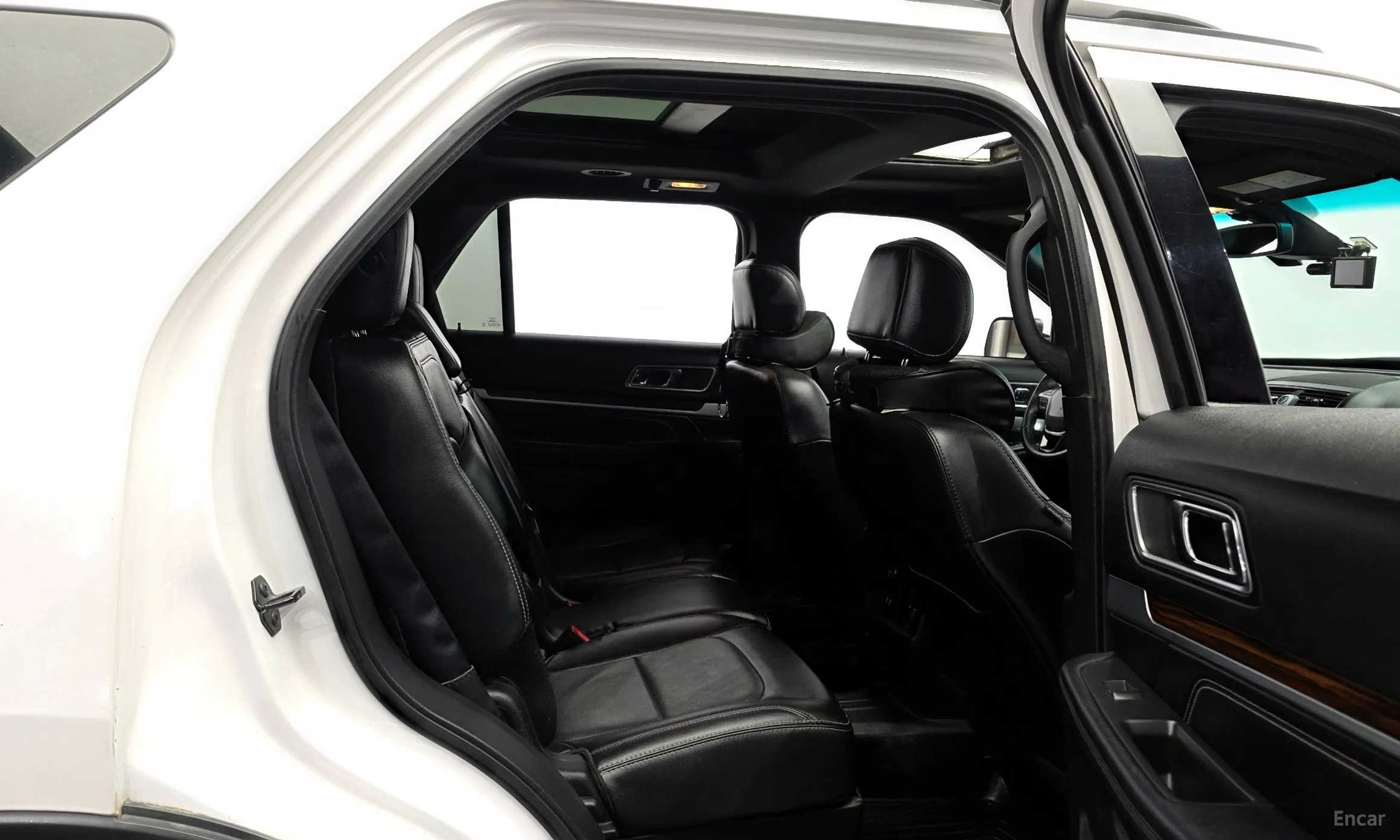 Ford Explorer превью 12