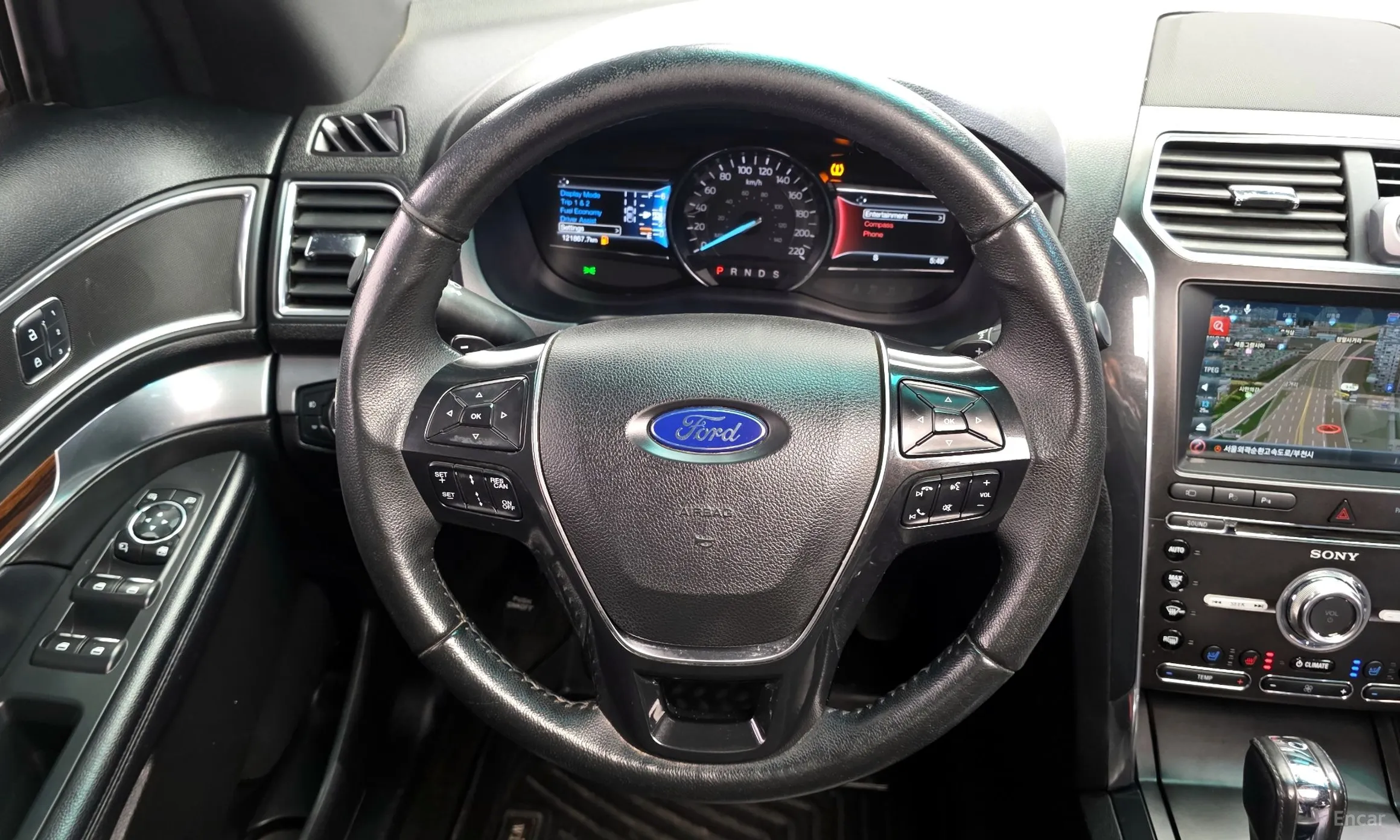 Ford Explorer превью 13