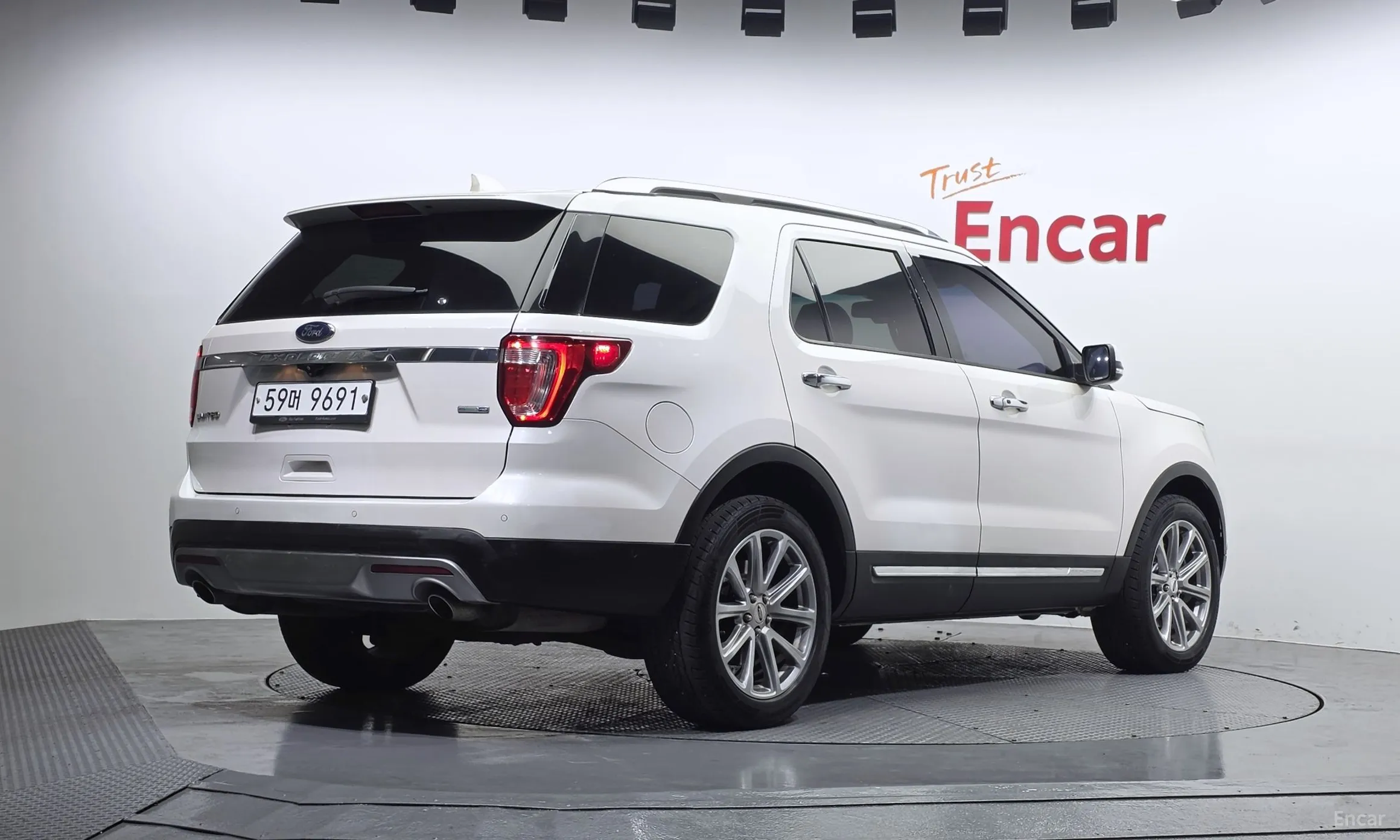 Ford Explorer превью 2