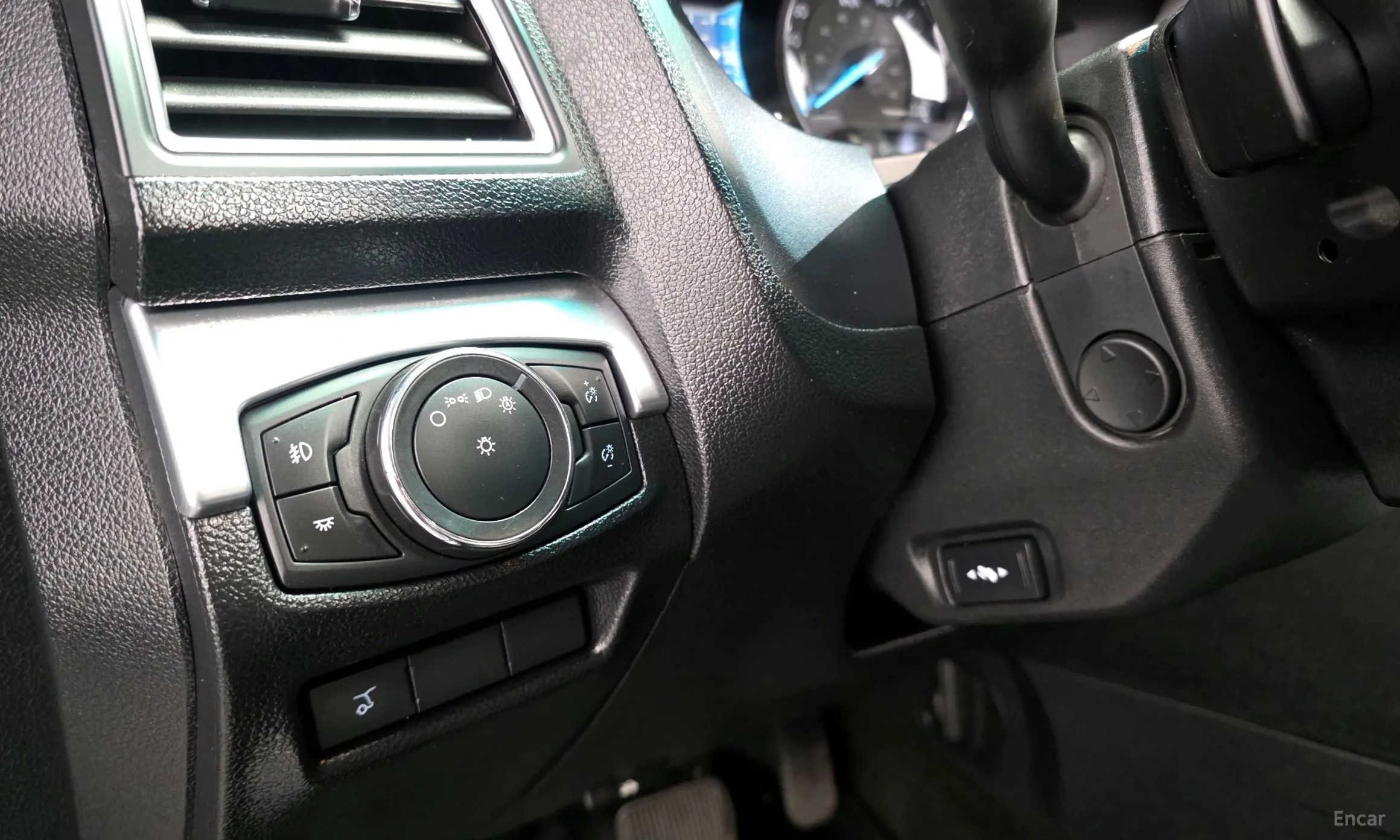 Ford Explorer превью 18