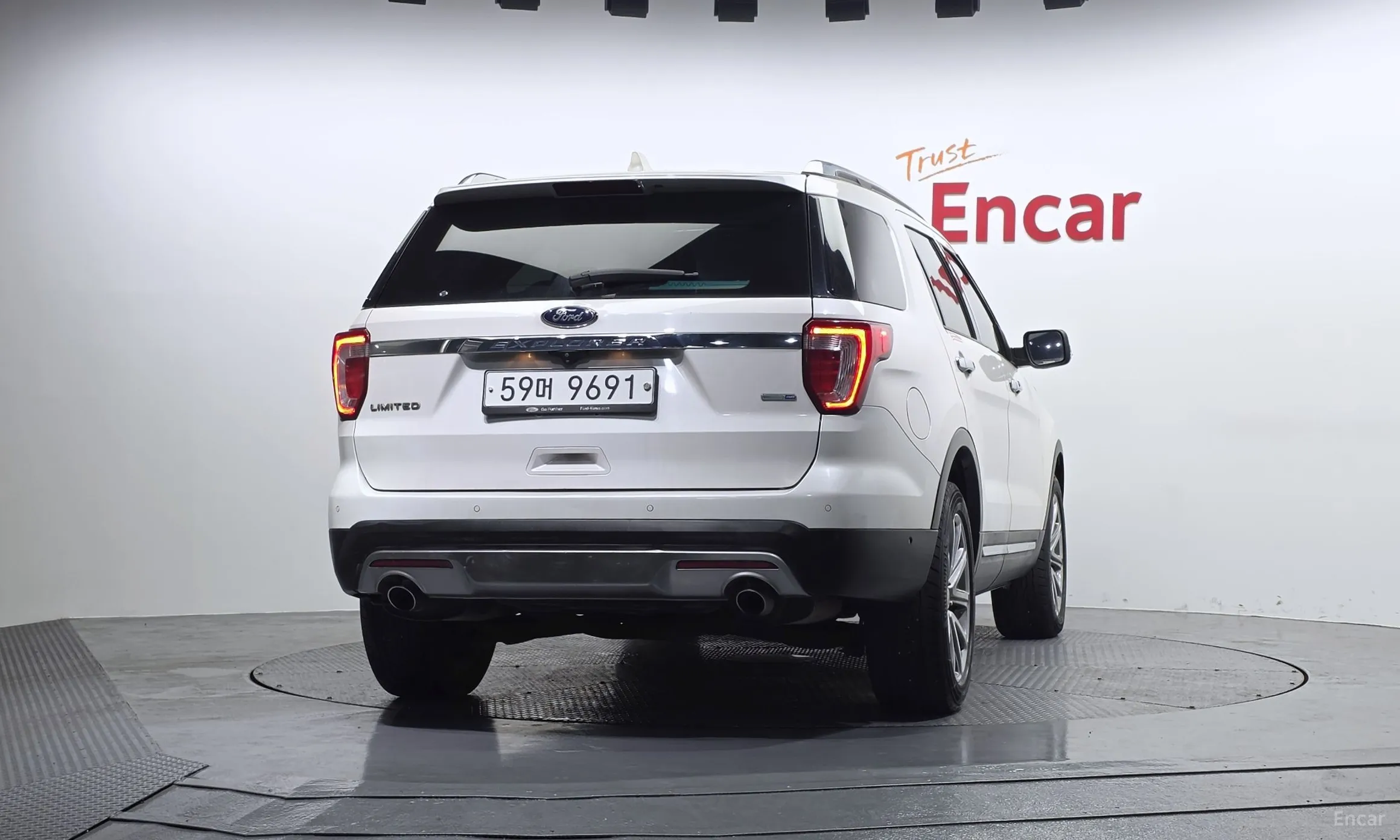 Ford Explorer превью 4