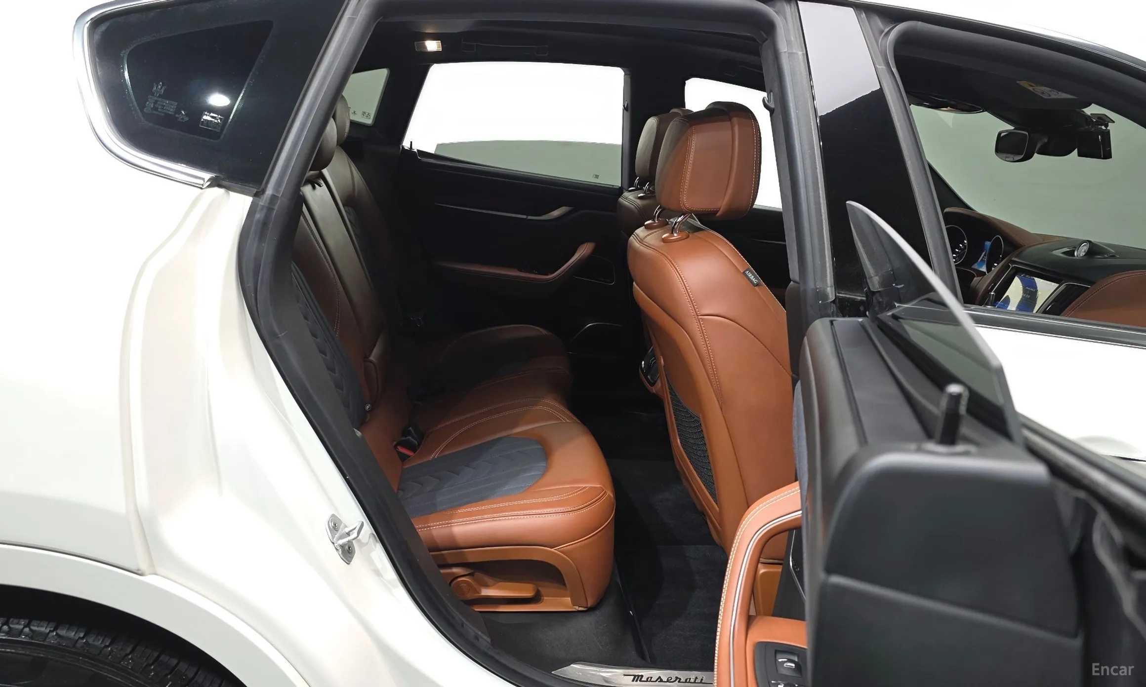 Maserati Levante превью 12