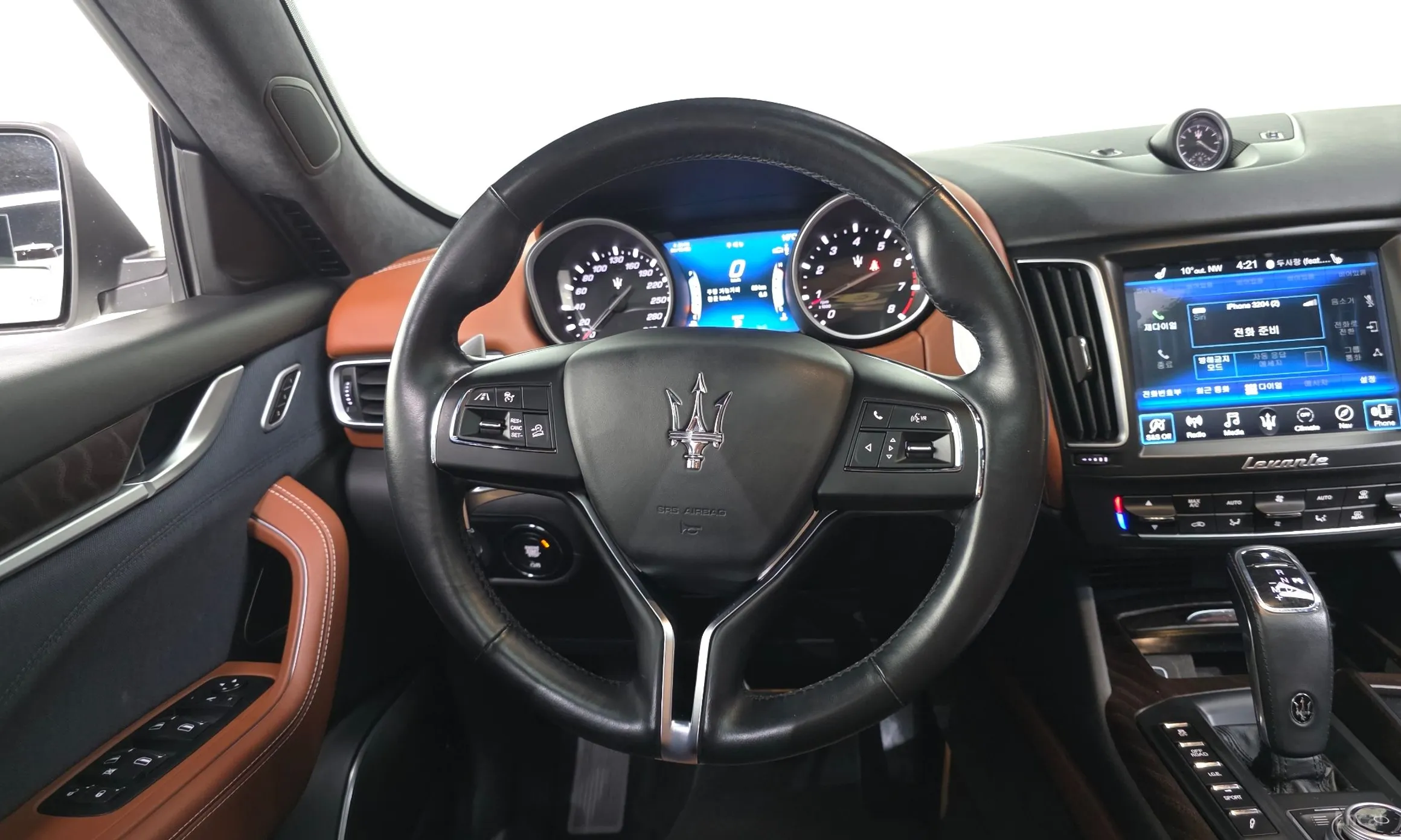 Maserati Levante превью 13