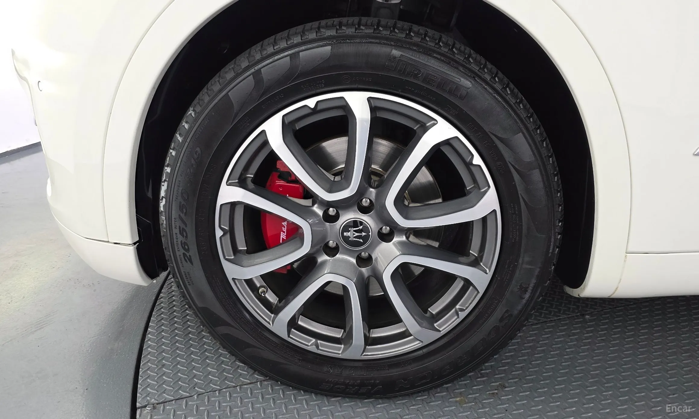 Maserati Levante превью 5