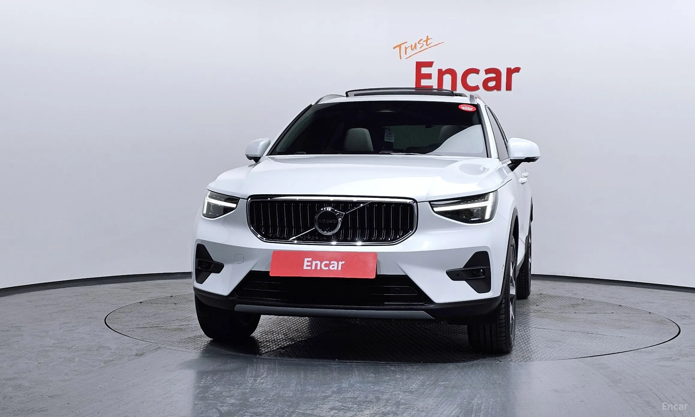 Volvo XC40 превью 3
